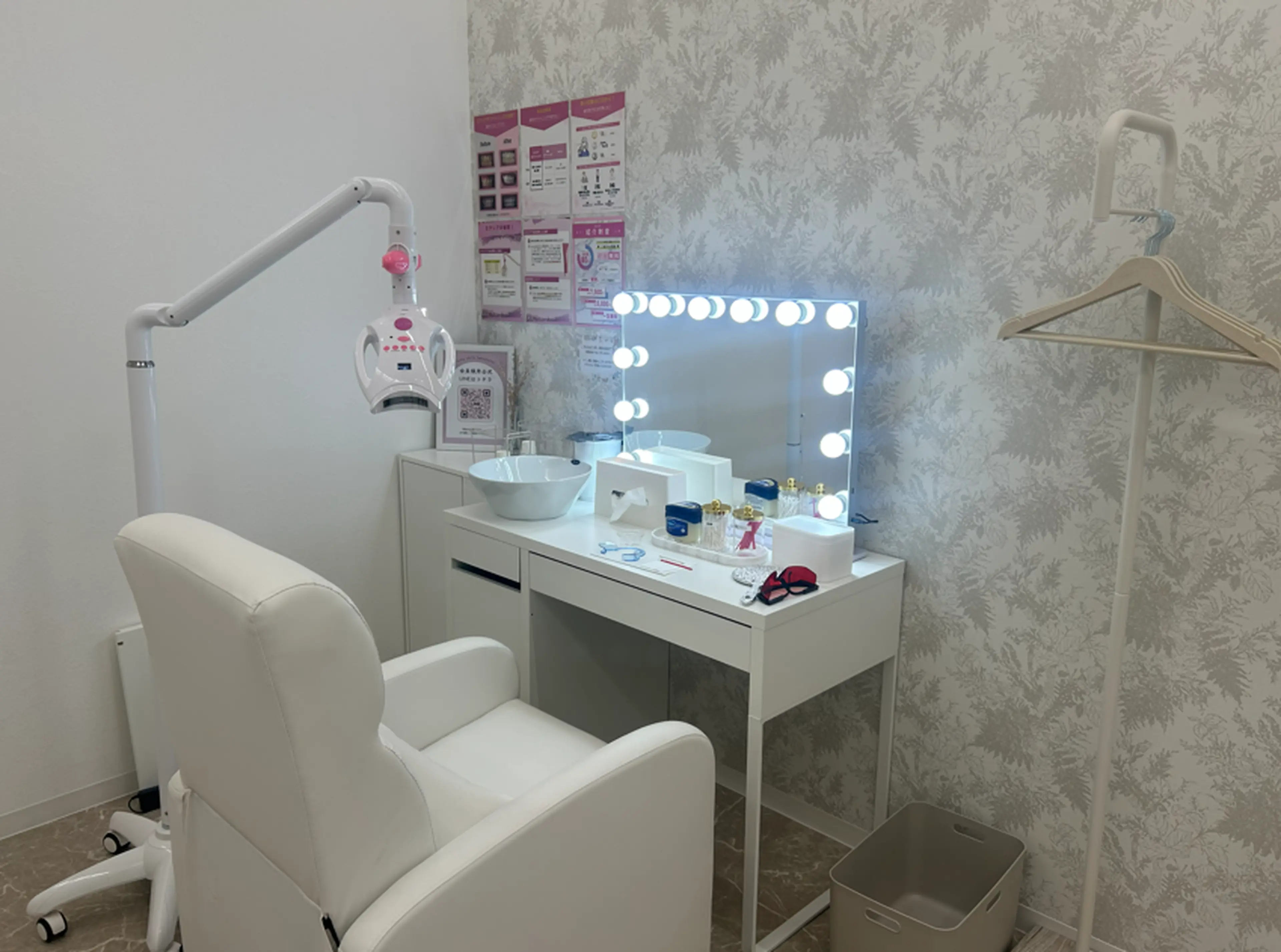 エクシアセルフホワイトニング高松本店の内観・外観2