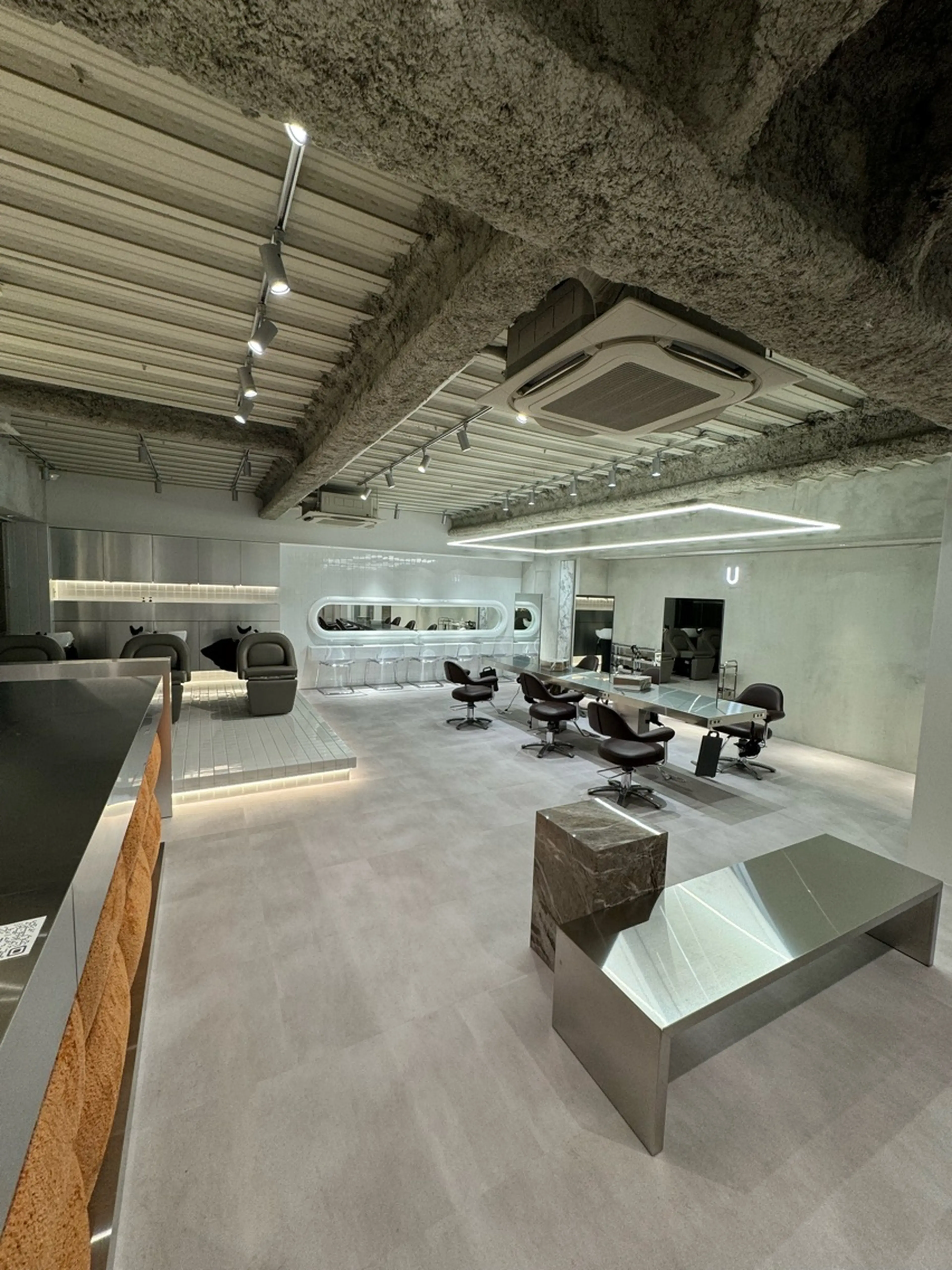 MEN'S HAIR U 渋谷の内観・外観2