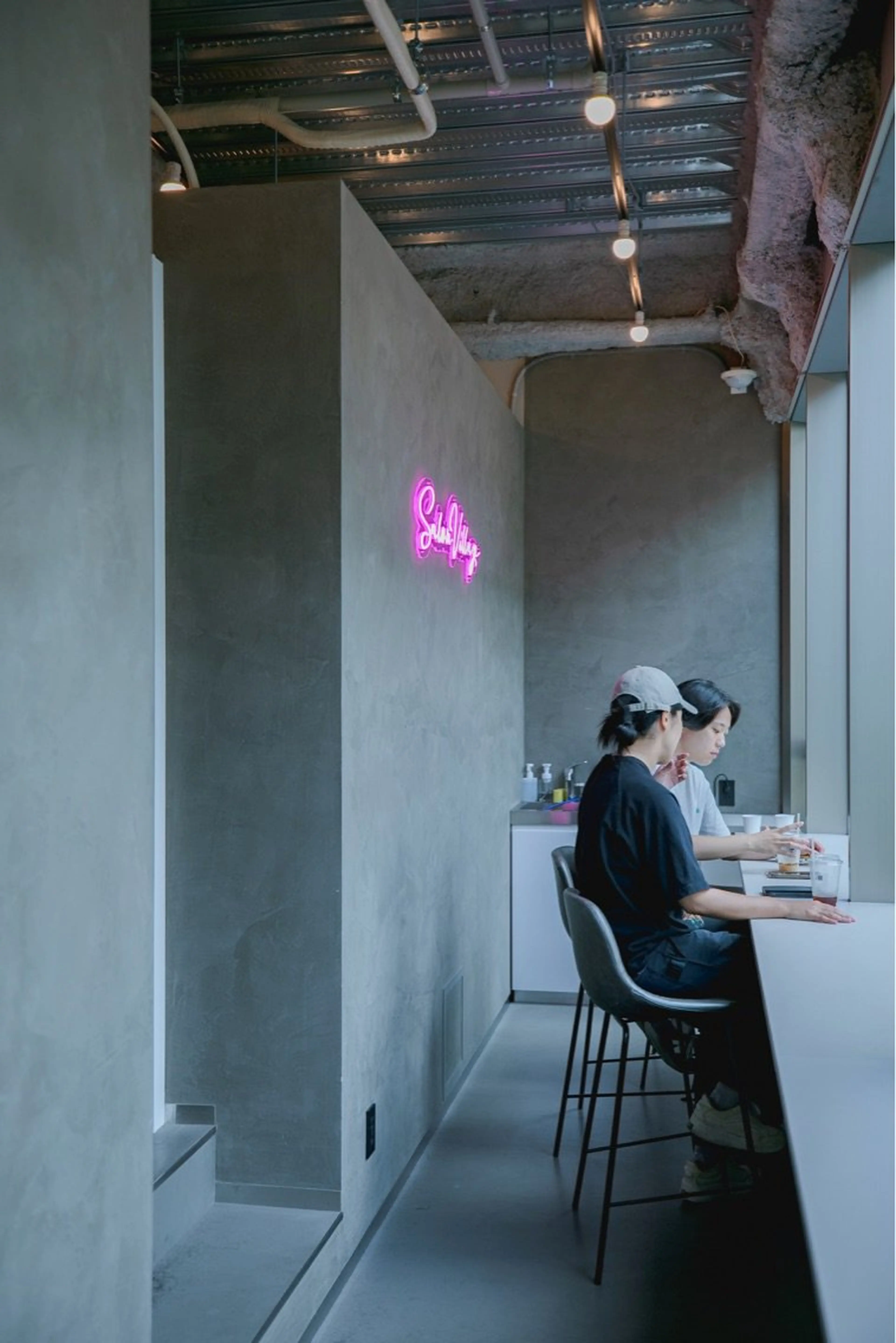 サロンビレッジ心斎橋店の内観・外観2