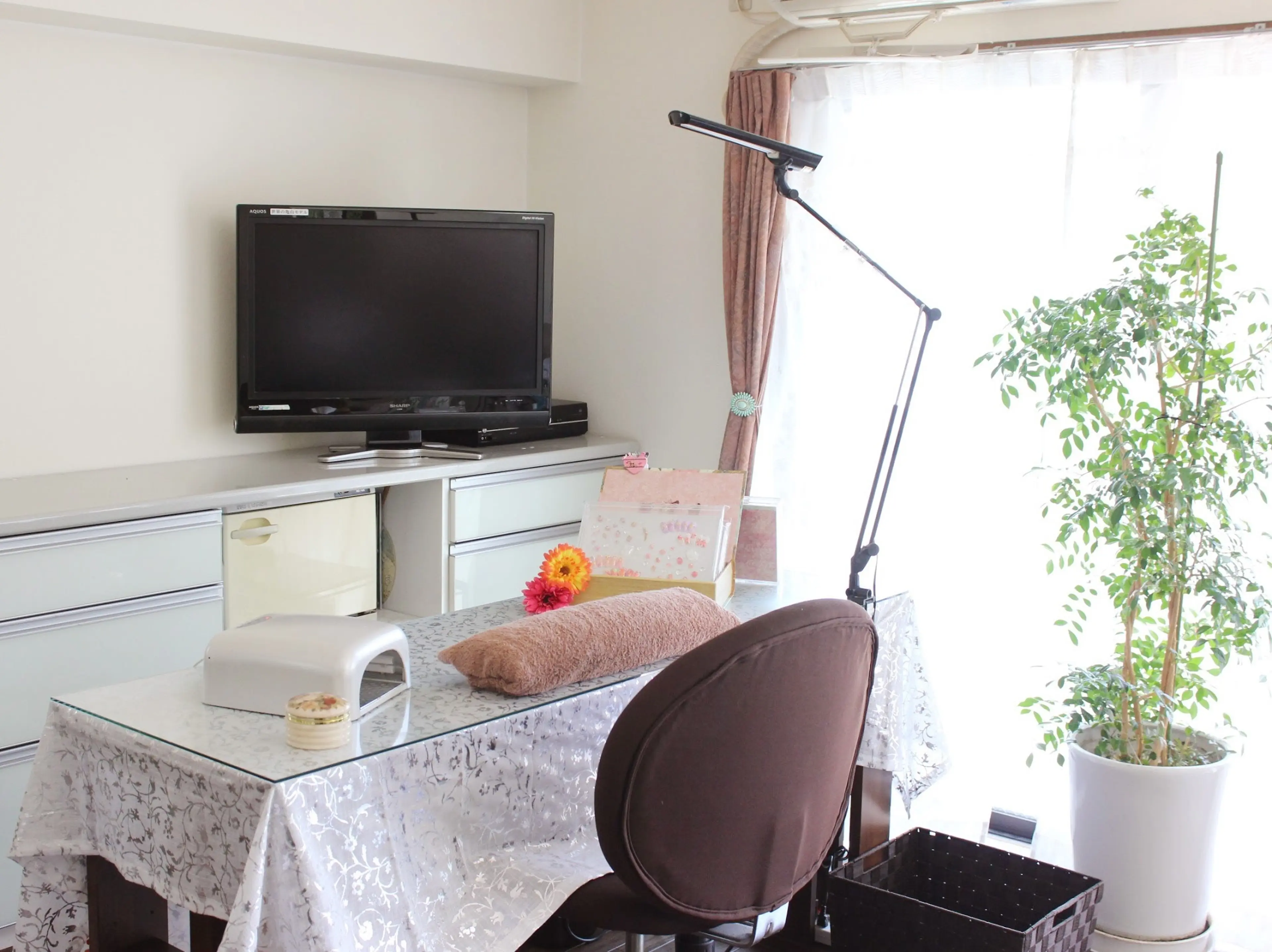 ネイル　アフロディーテの内観・外観1