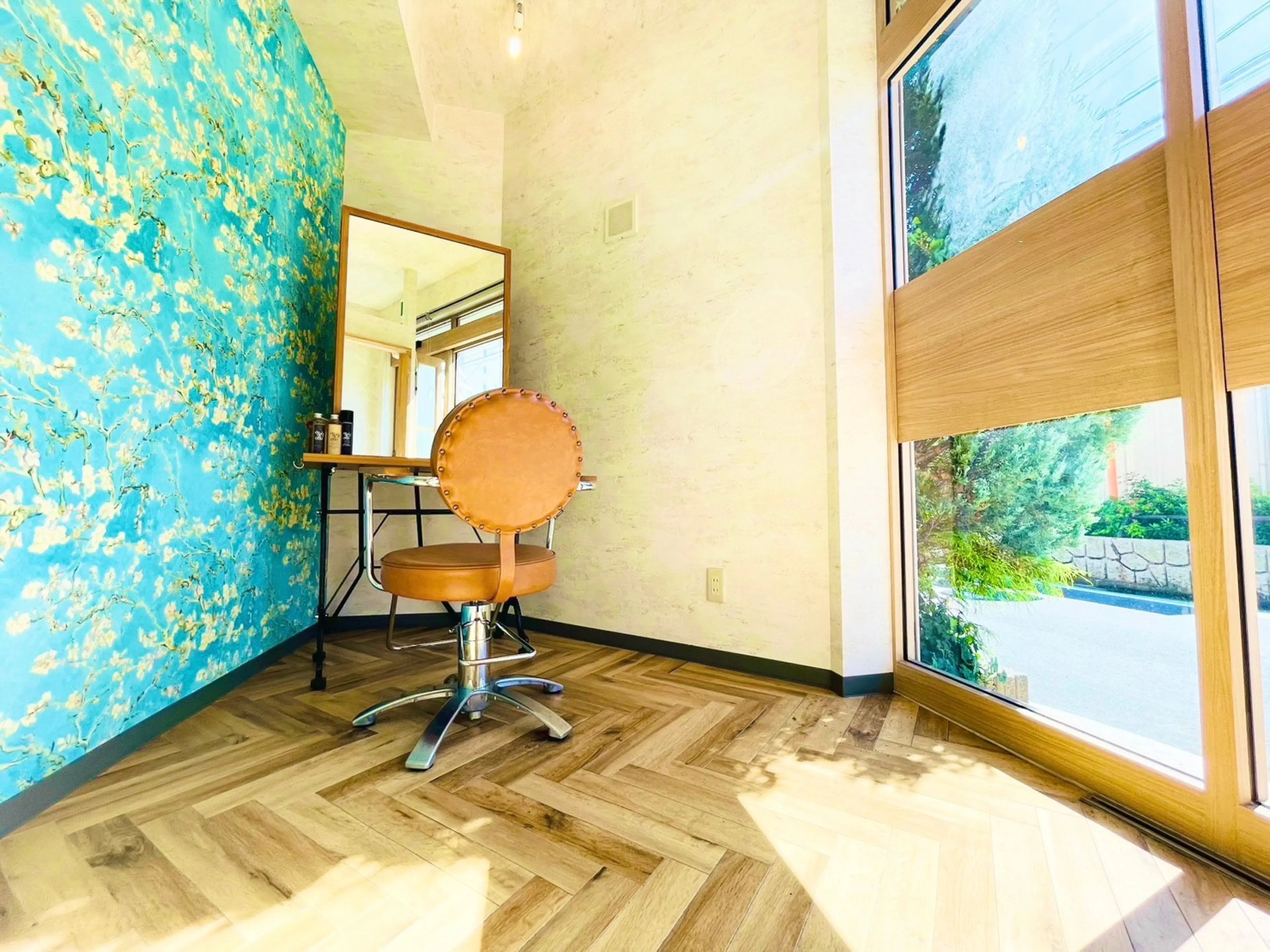 ECLART Realaの内観・外観2