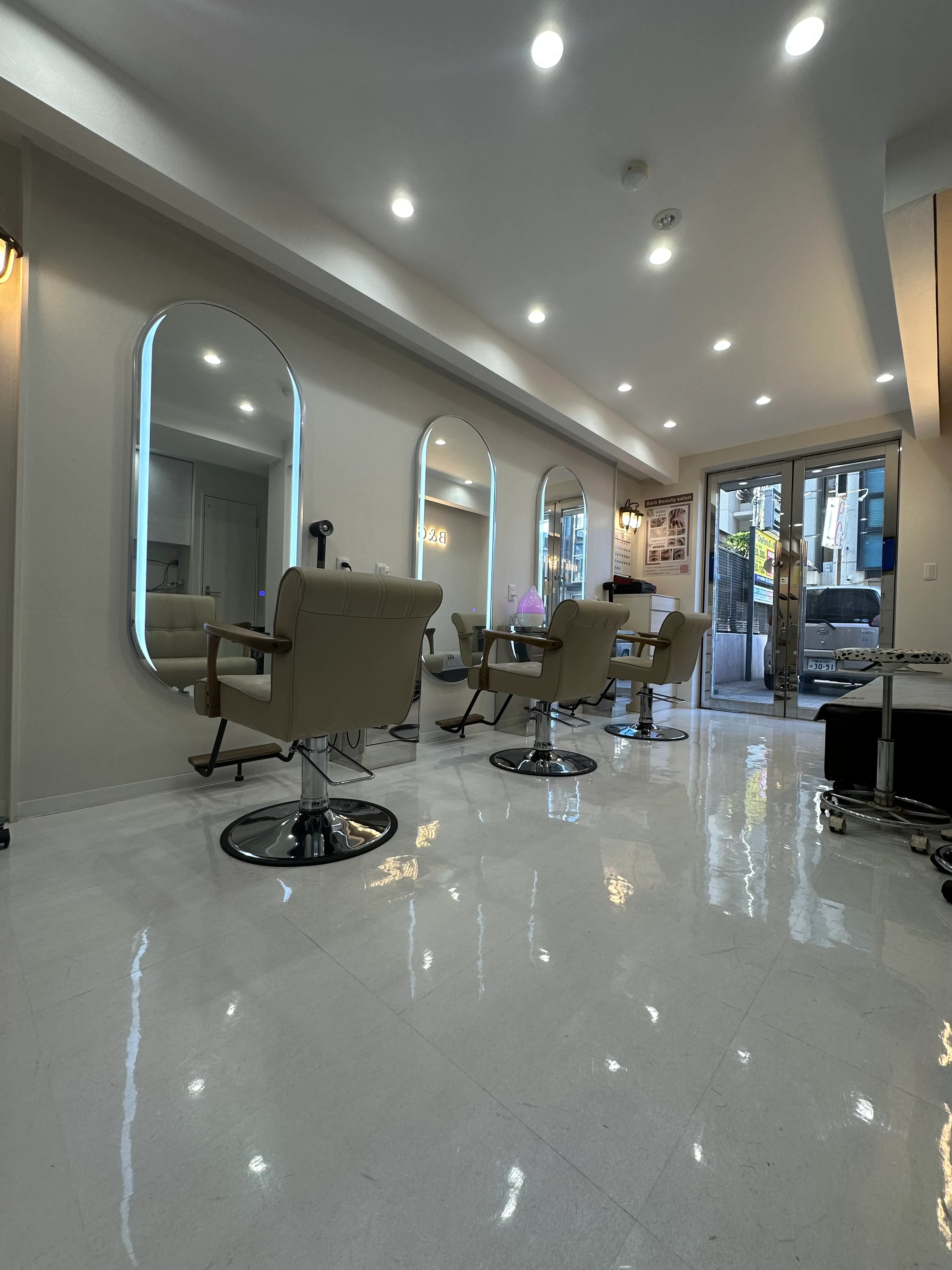 B&Gトータルビューティーサロンの内観・外観2