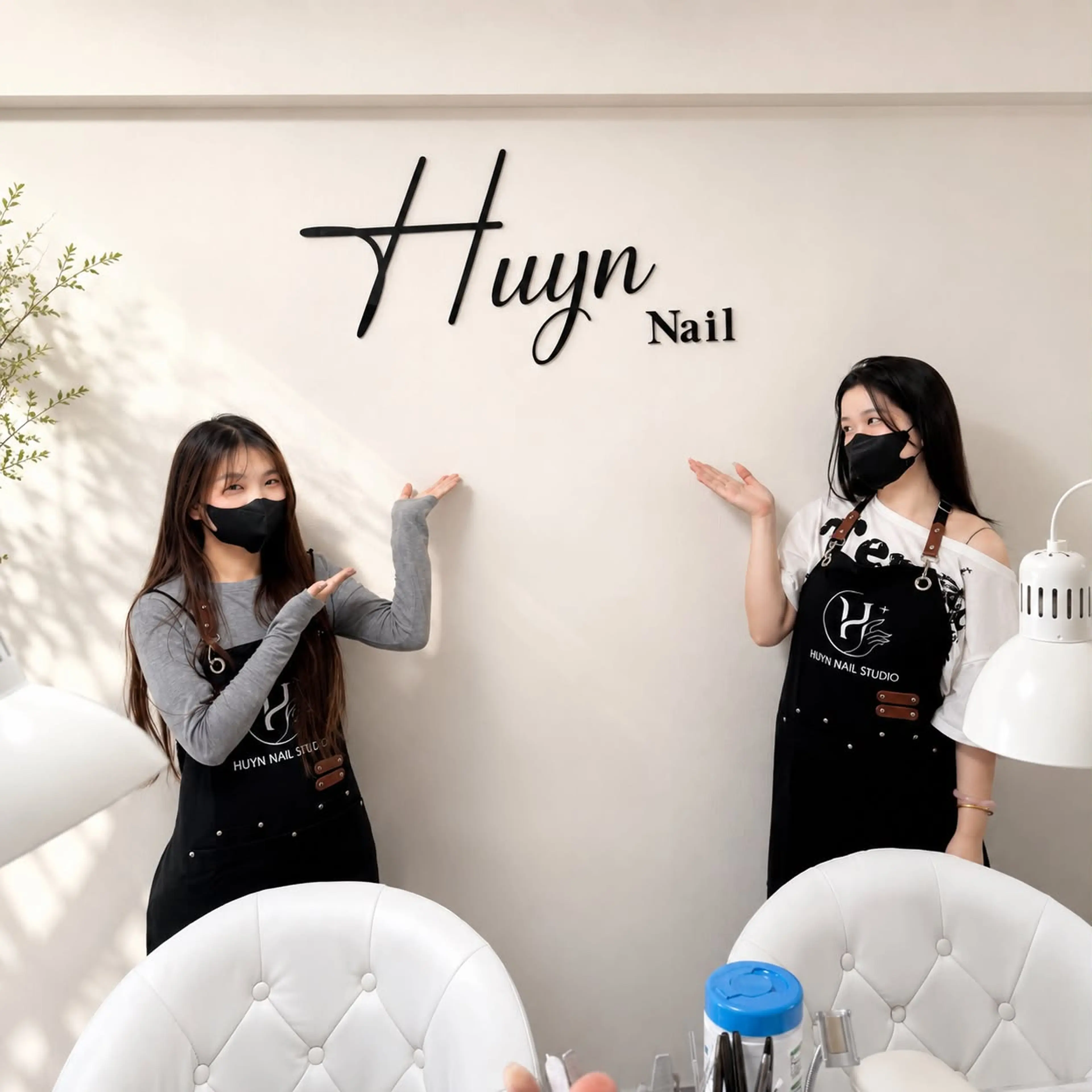 Huyn Nail Shinjyukuの内観・外観2