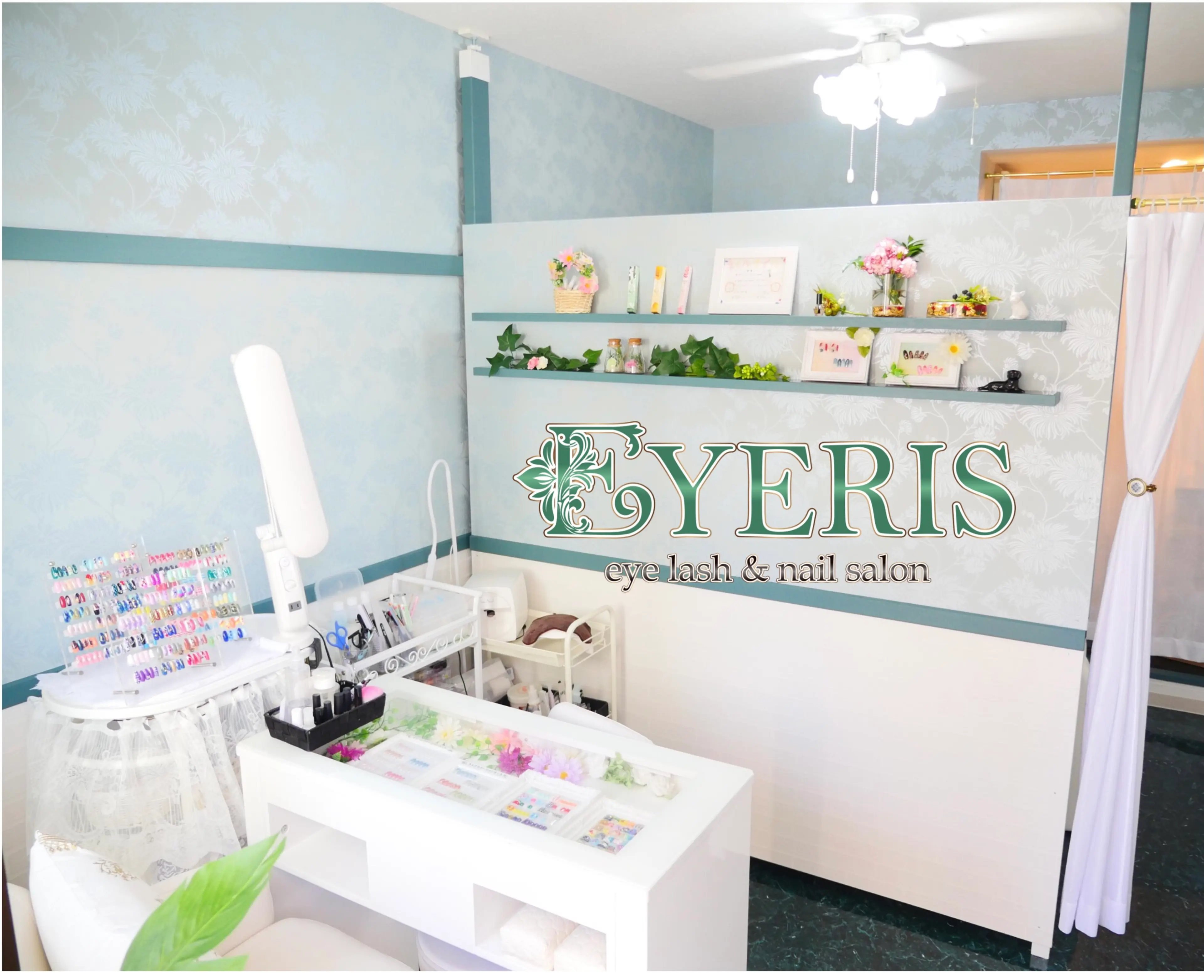 EYERISの内観・外観1