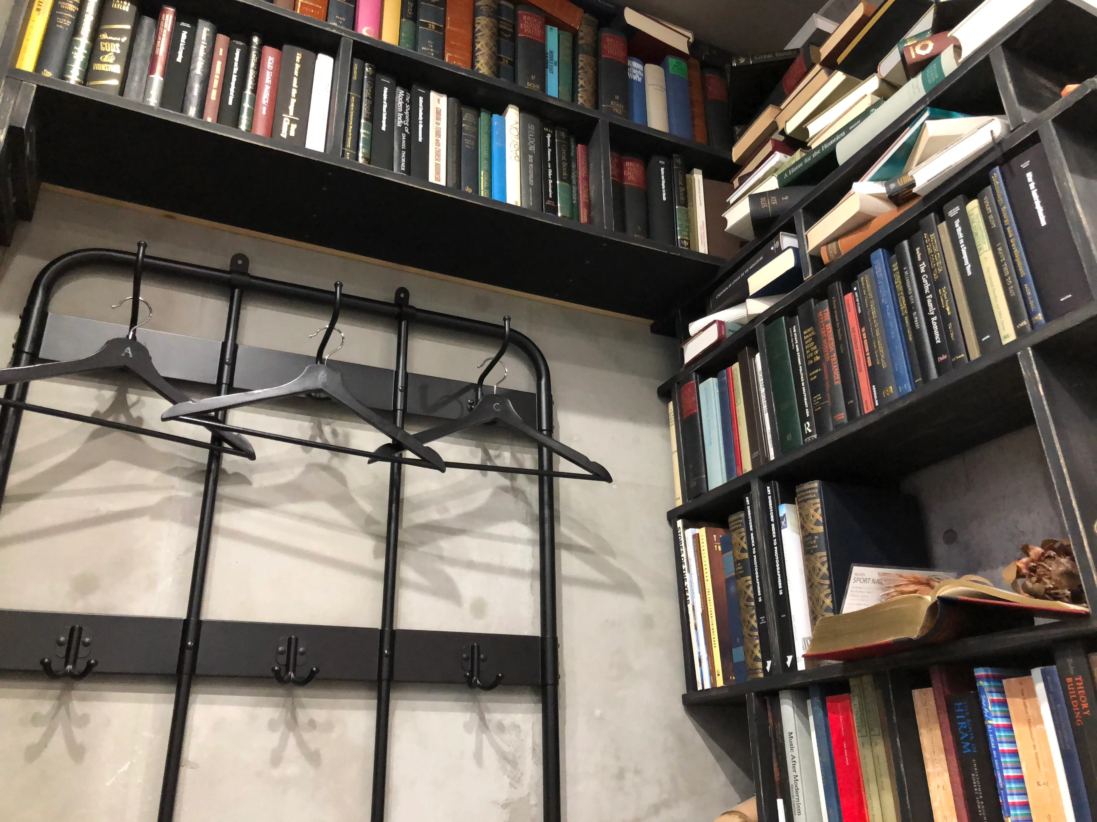 サロンデレヴィの内観・外観1