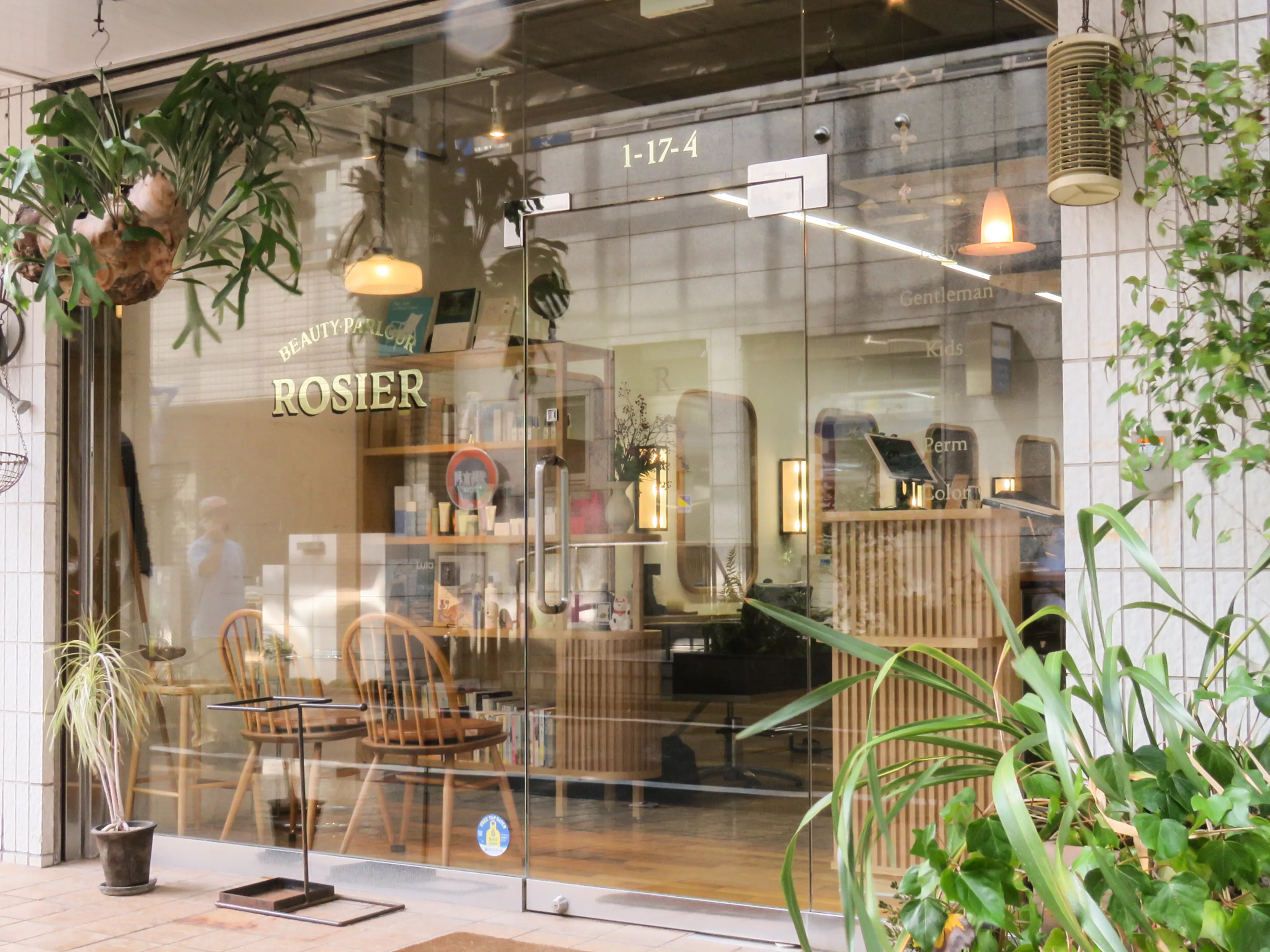 ロジエ美容室の内観・外観2