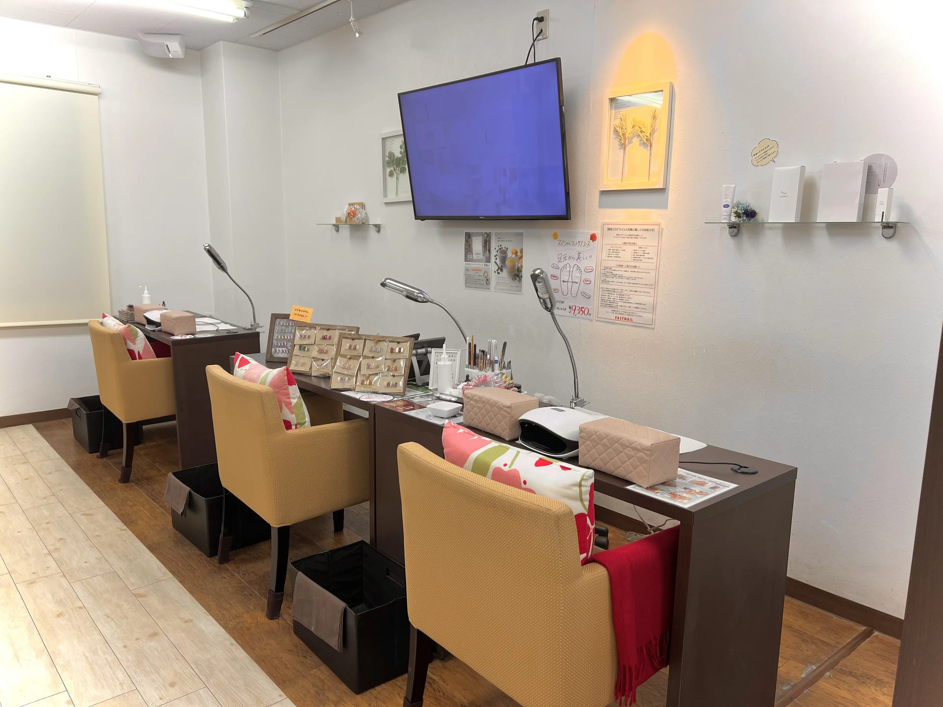 ファストネイル PLUS 大宮店の内観・外観3