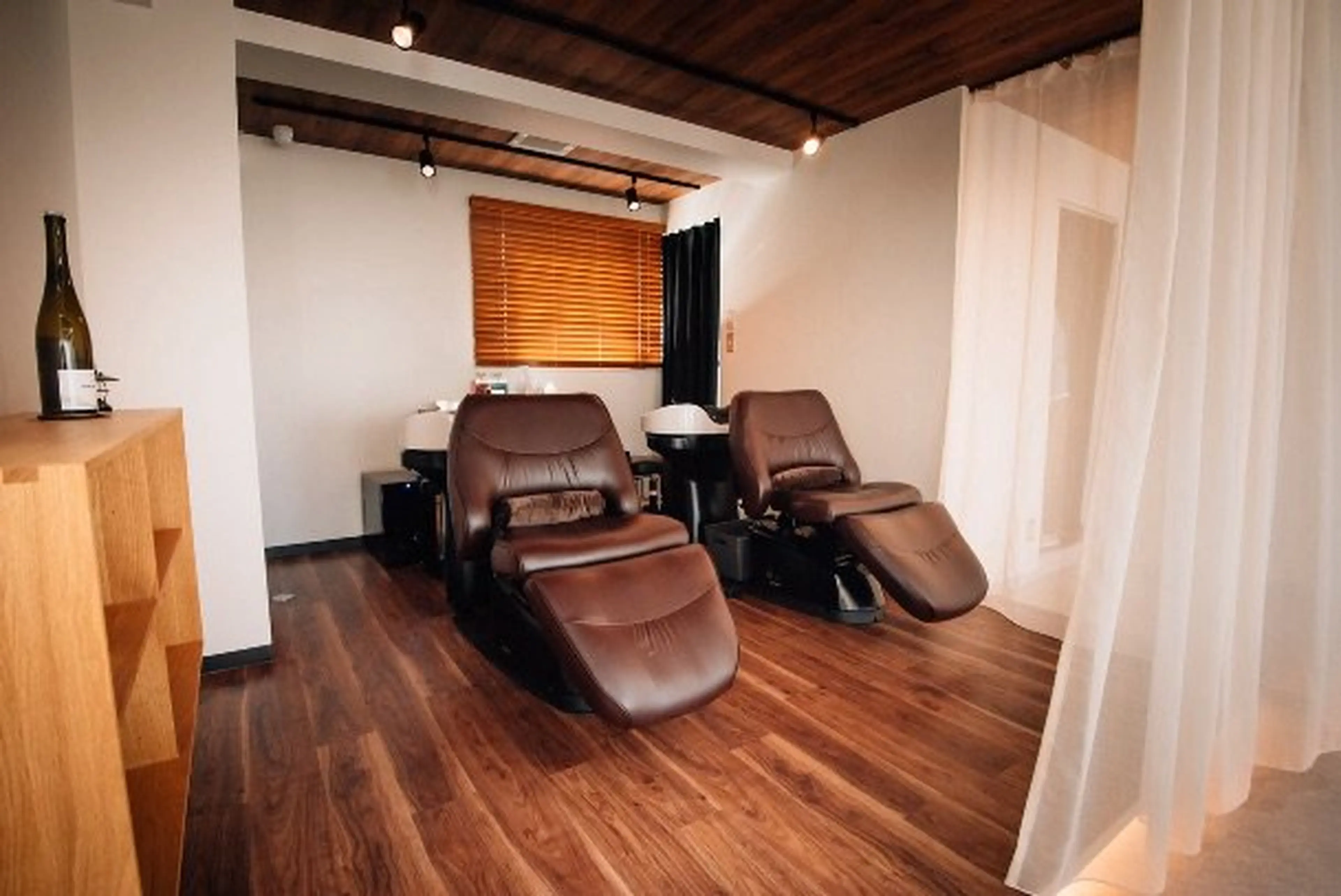 n.w.h(エヌダブリュエイチ)の内観・外観2