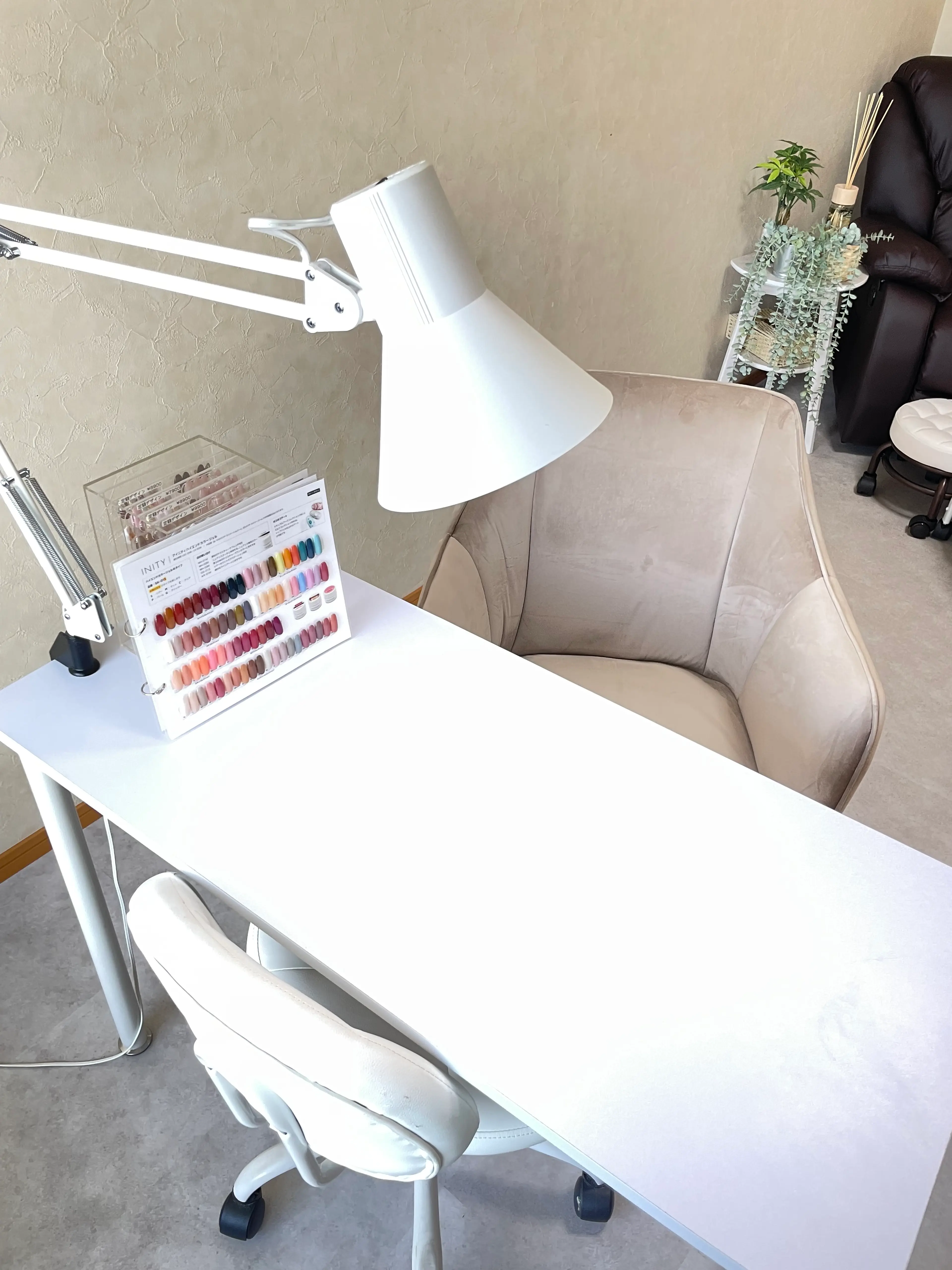 Lawaia nailの内観・外観1