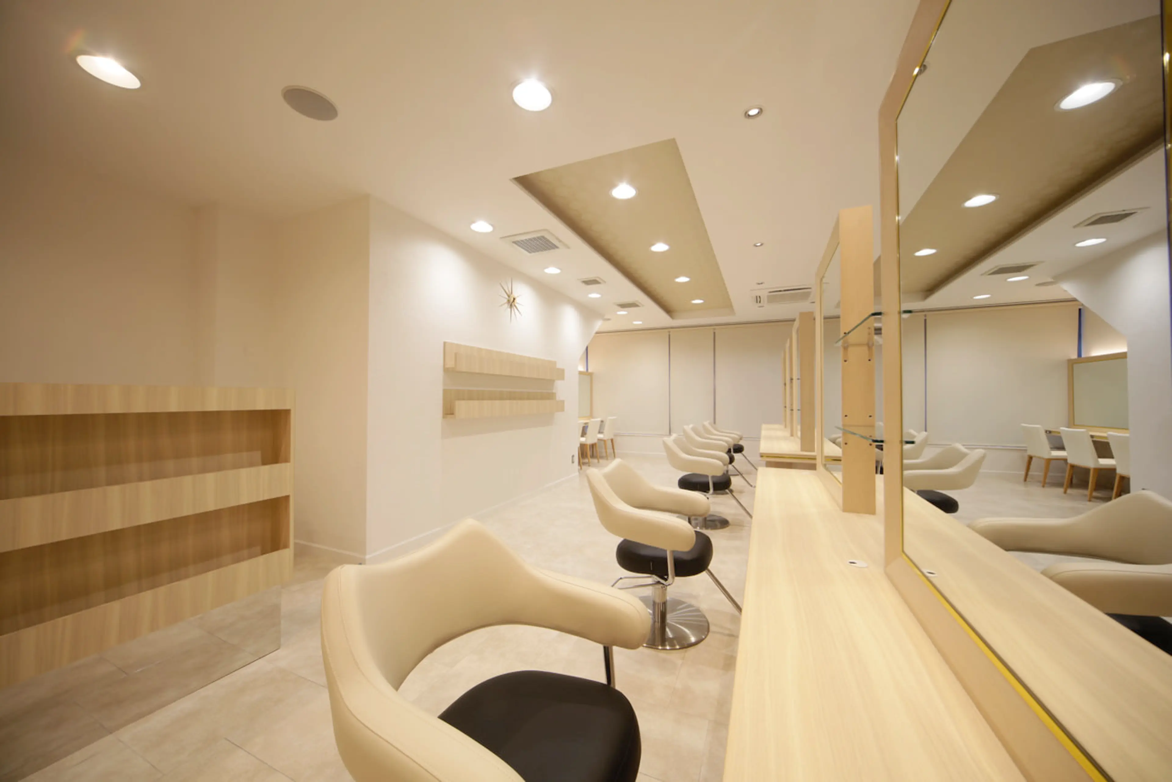 Ash　仙川店の内観・外観1