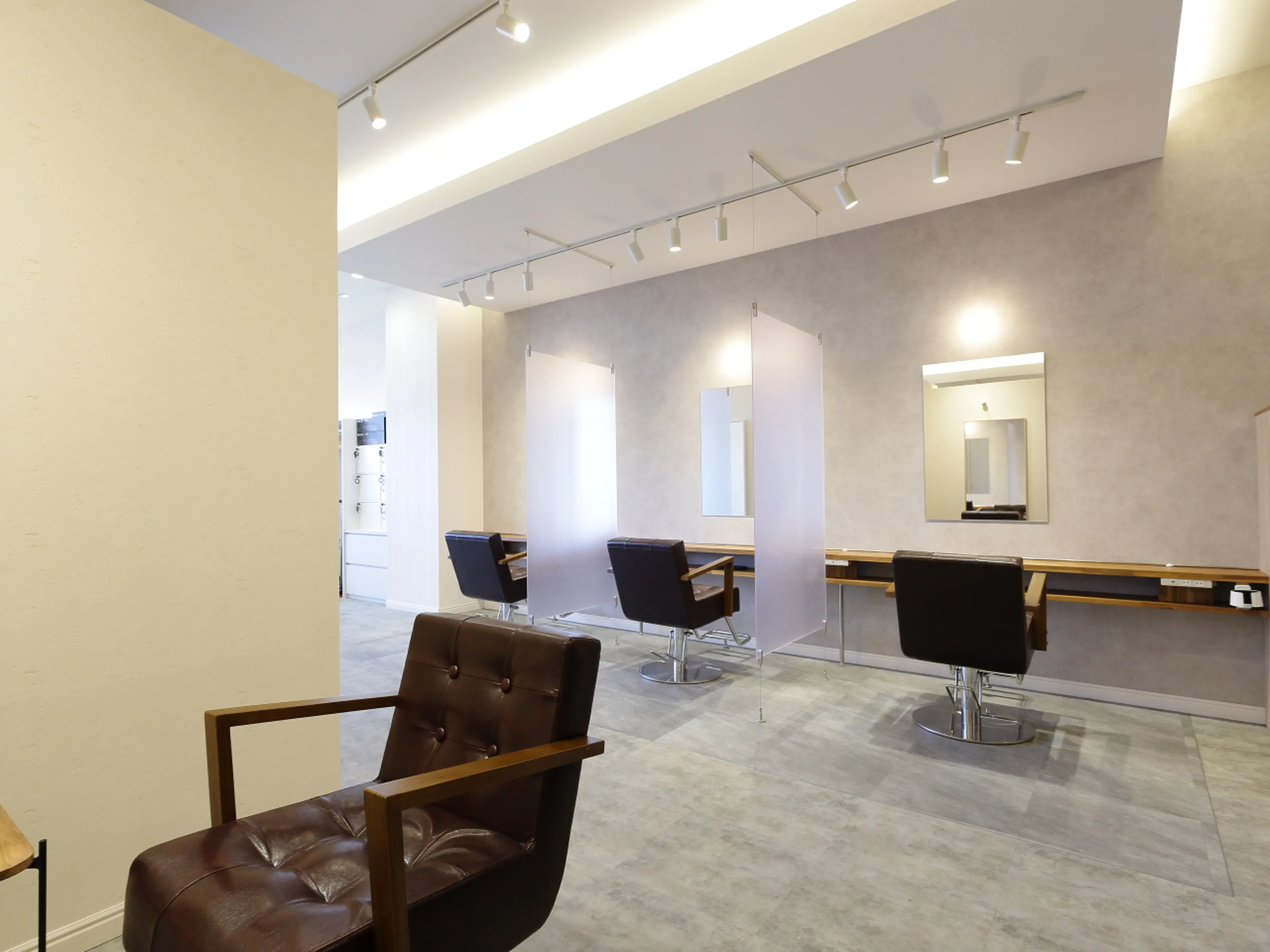 ARDY HAIR フォレストモール木津川店の内観・外観2