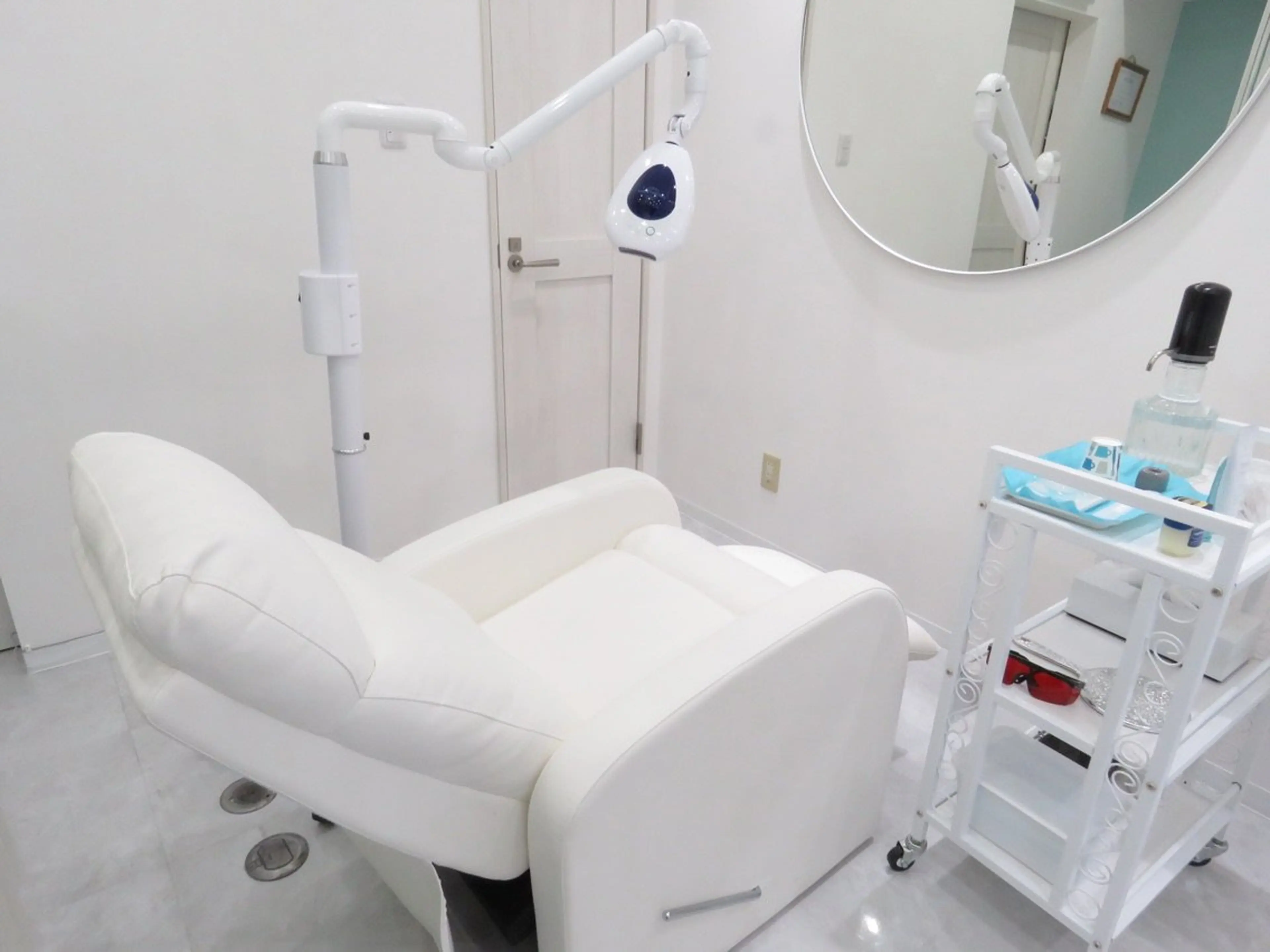 ホワイトニングカフェ小山店の内観・外観2