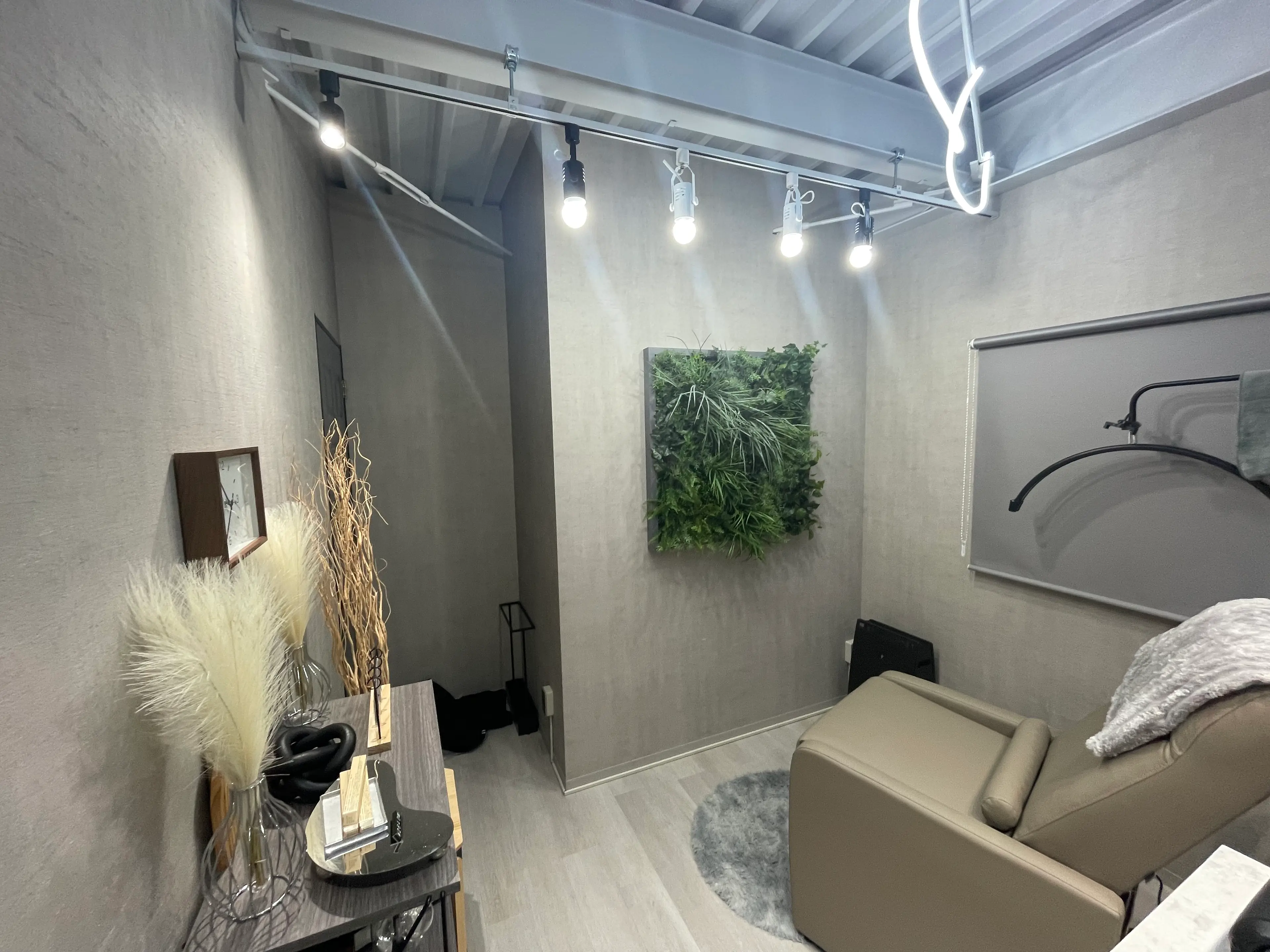 BaseMent eYe SPOT by V.I.E.Wの内観・外観3