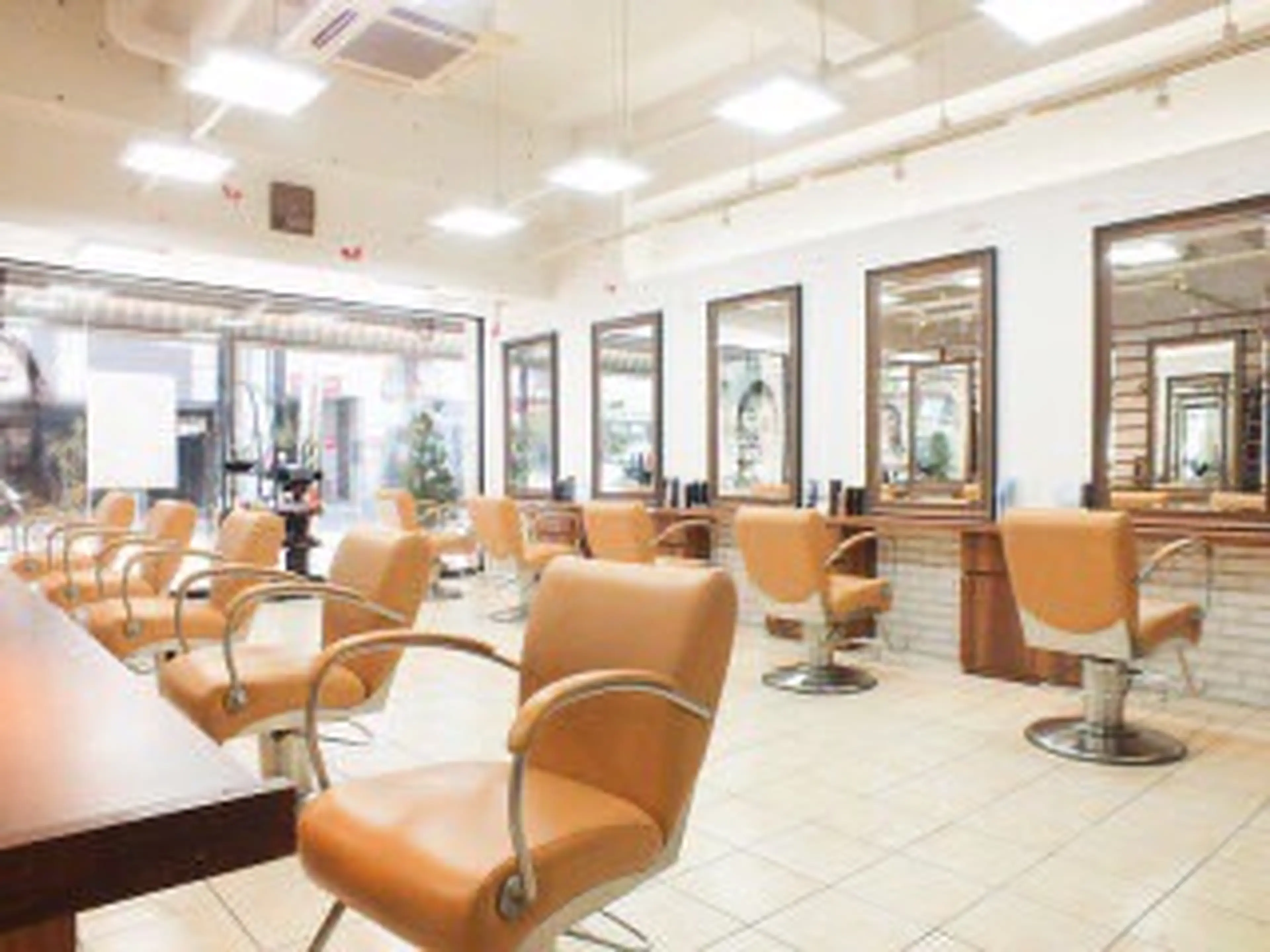 ヘアークリアー蕨店の内観・外観2