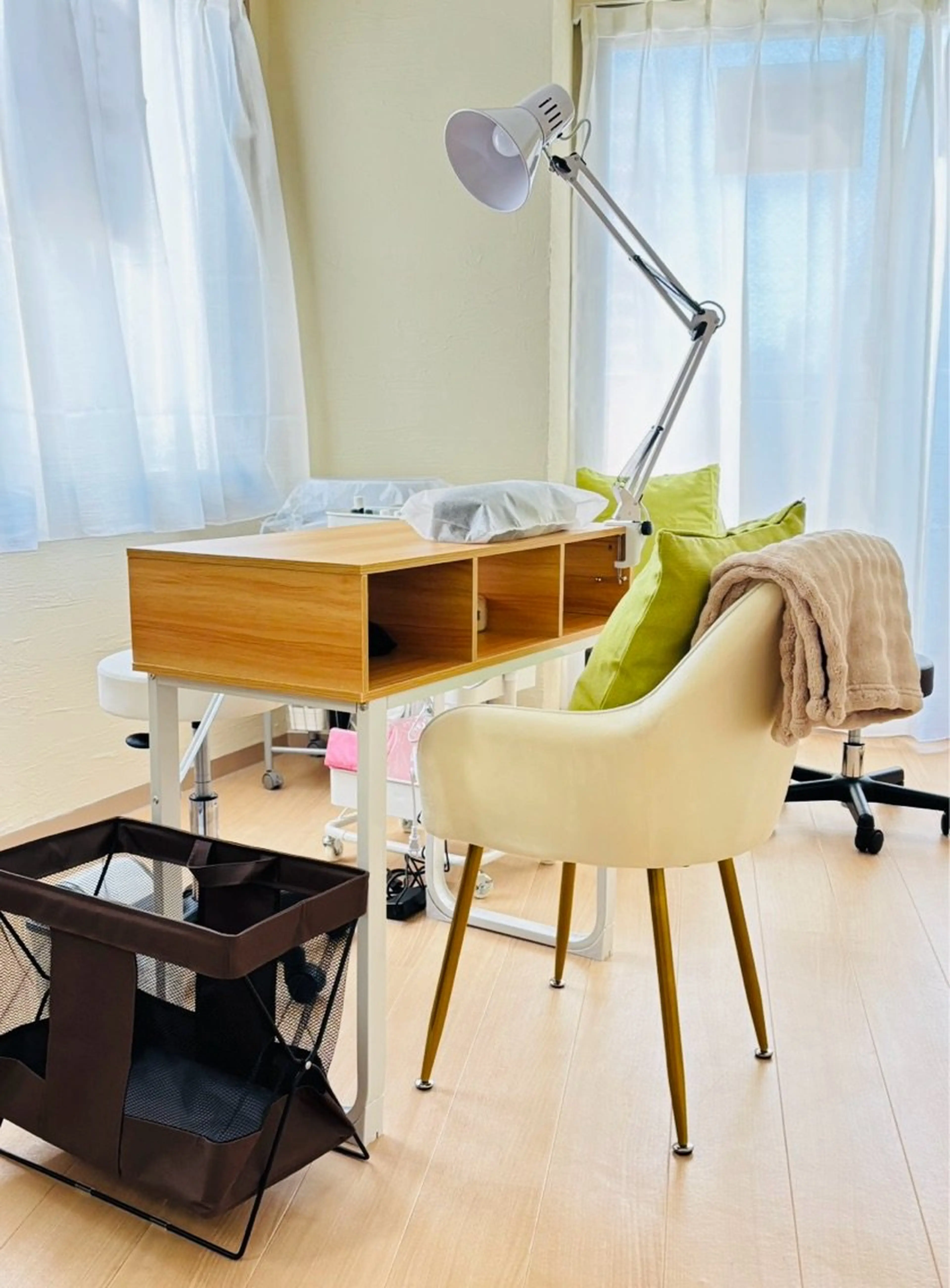 EverViewNailSalon日暮里の内観・外観1