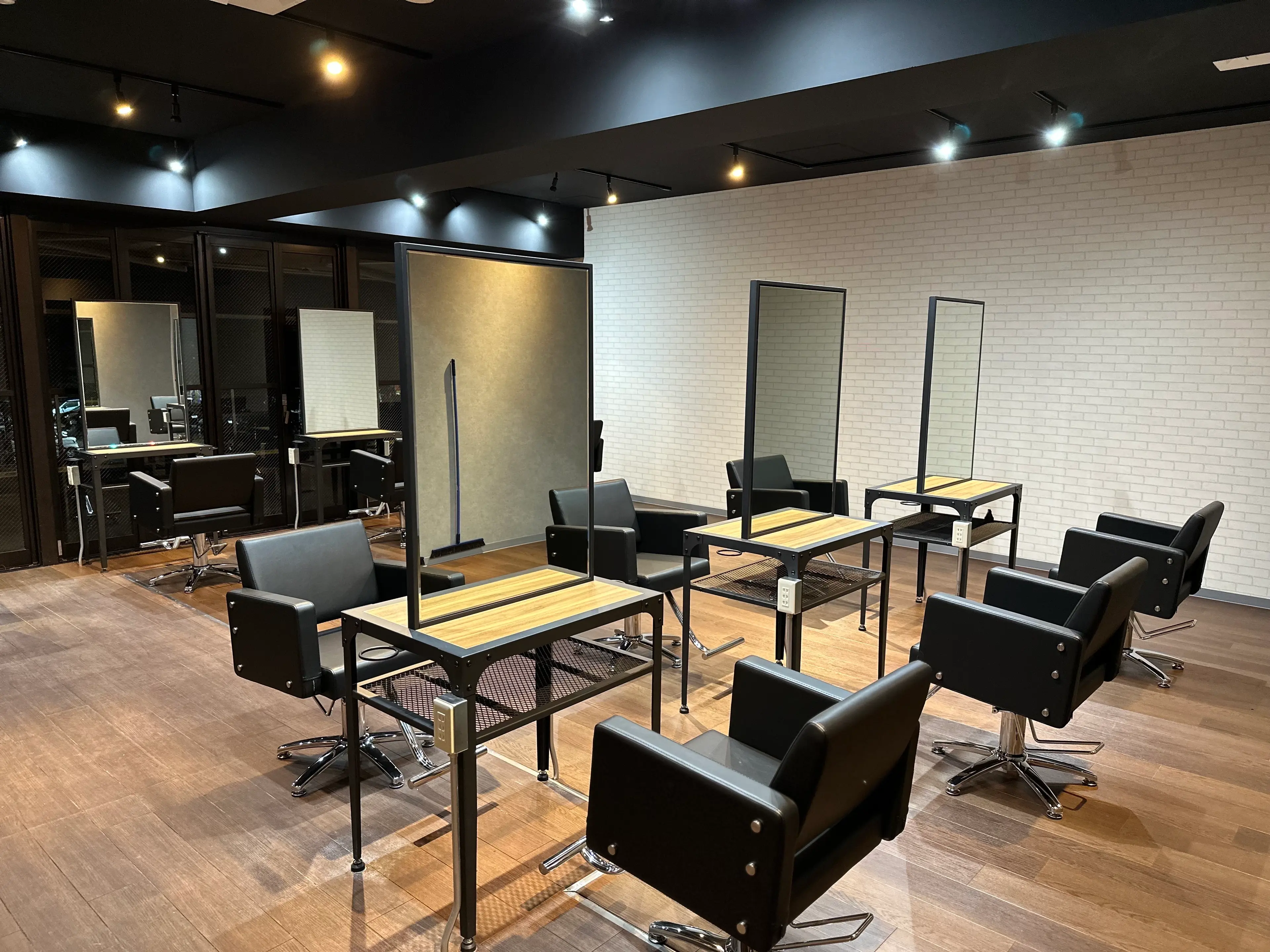ADER HAIR SALON 開発店の内観・外観2