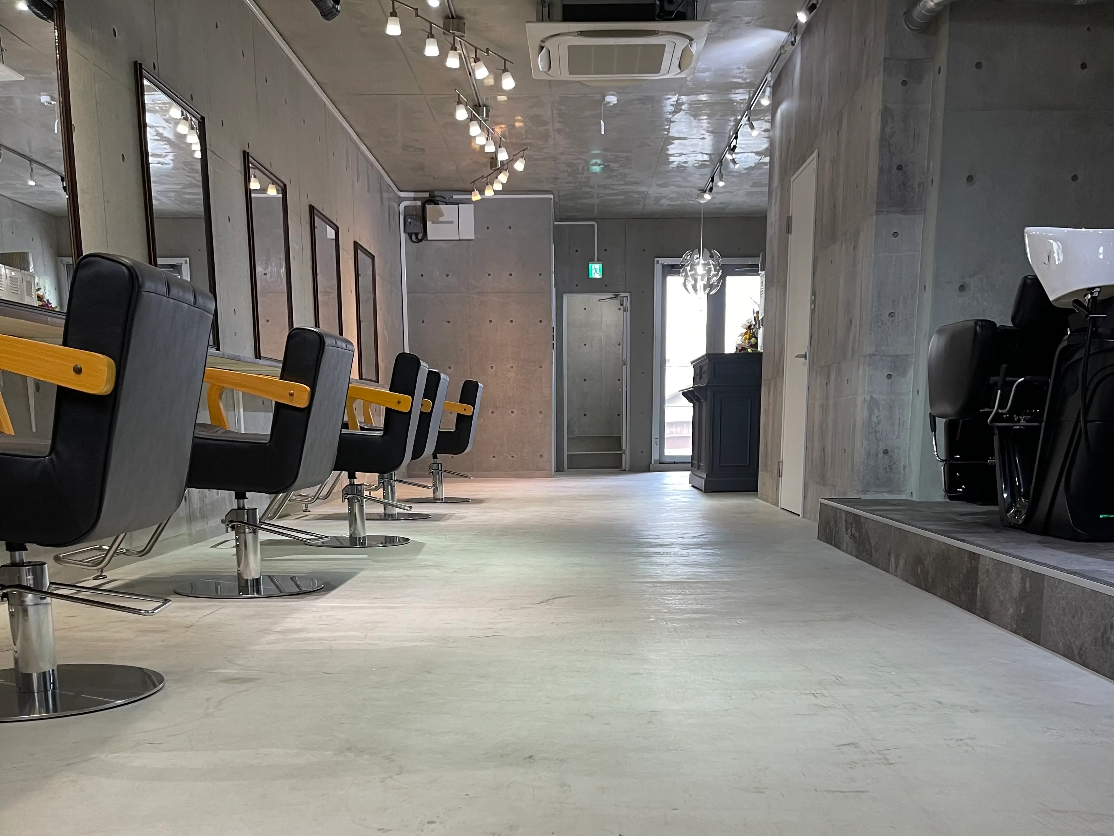 DUNKの内観・外観2