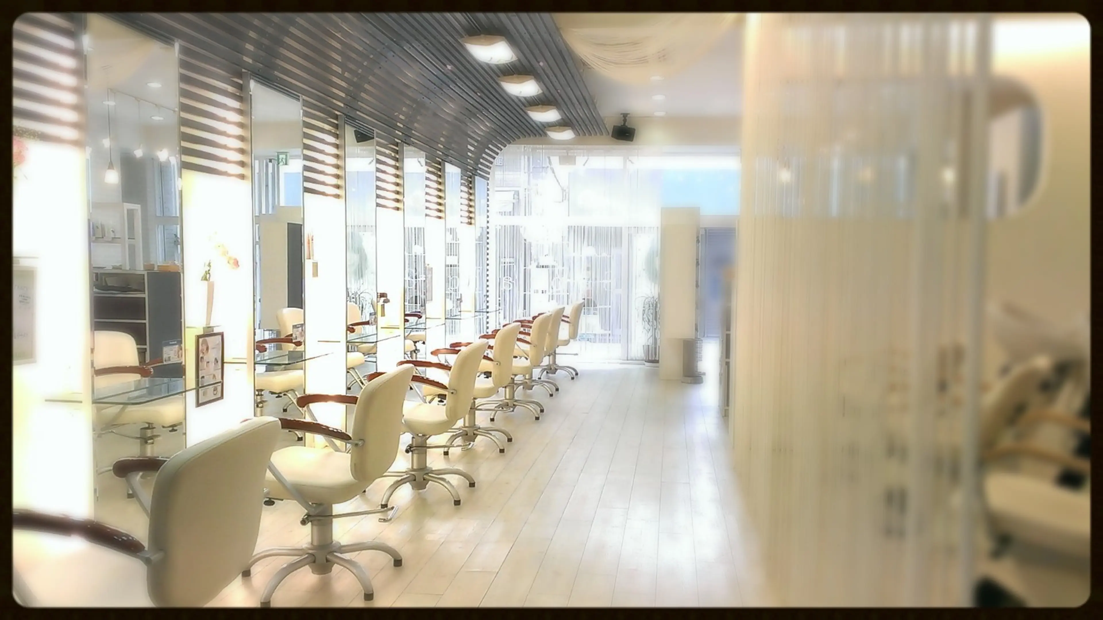 ヘアーデザインシアニスタの内観・外観2