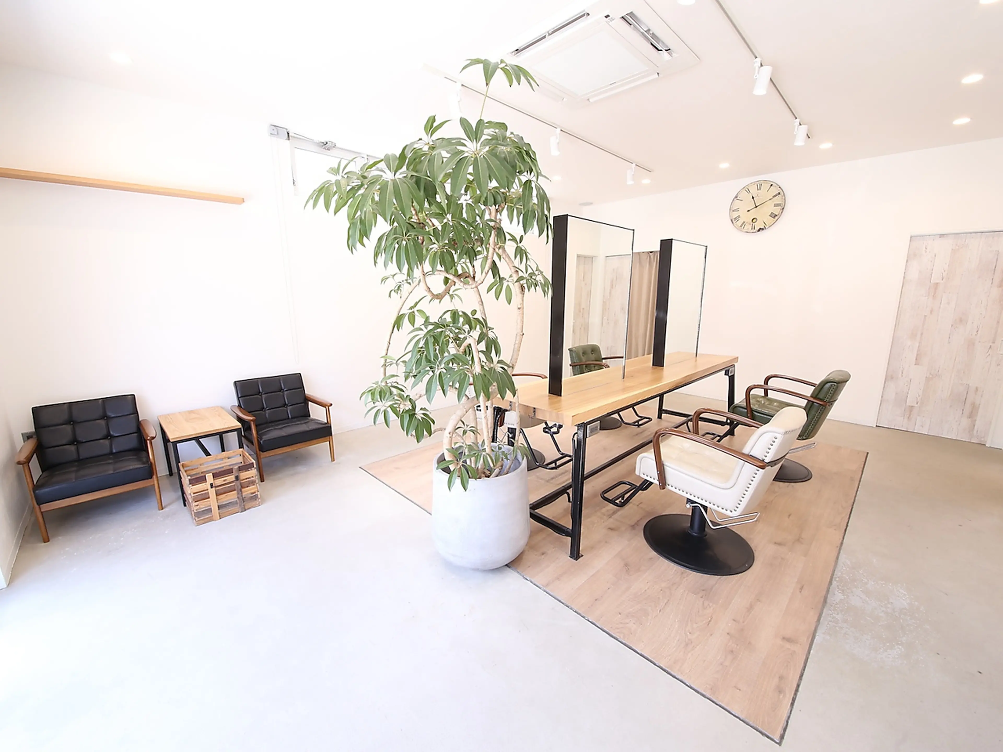 Hair&Eyelash　WALKERSの内観・外観3