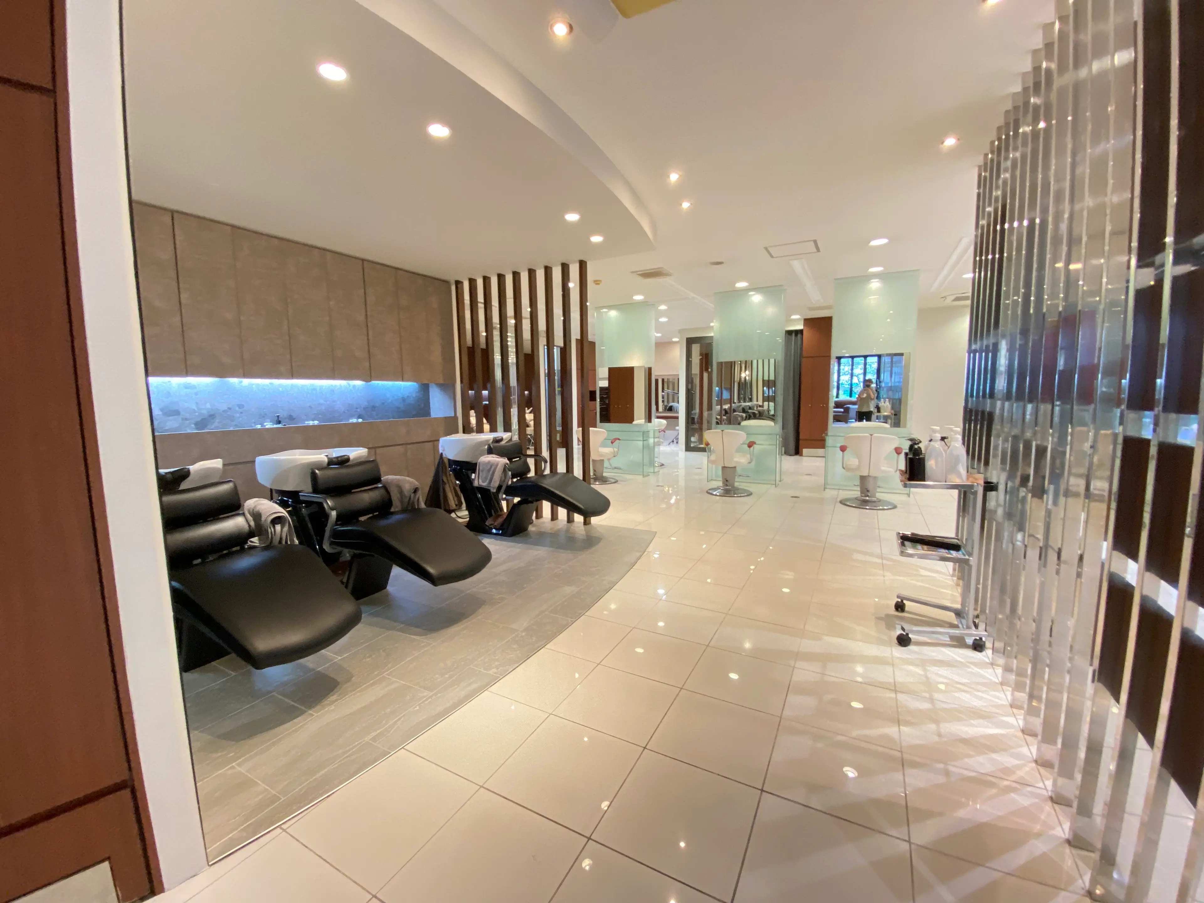 HAIR＆MAKE EARTH 北小金店の内観・外観2