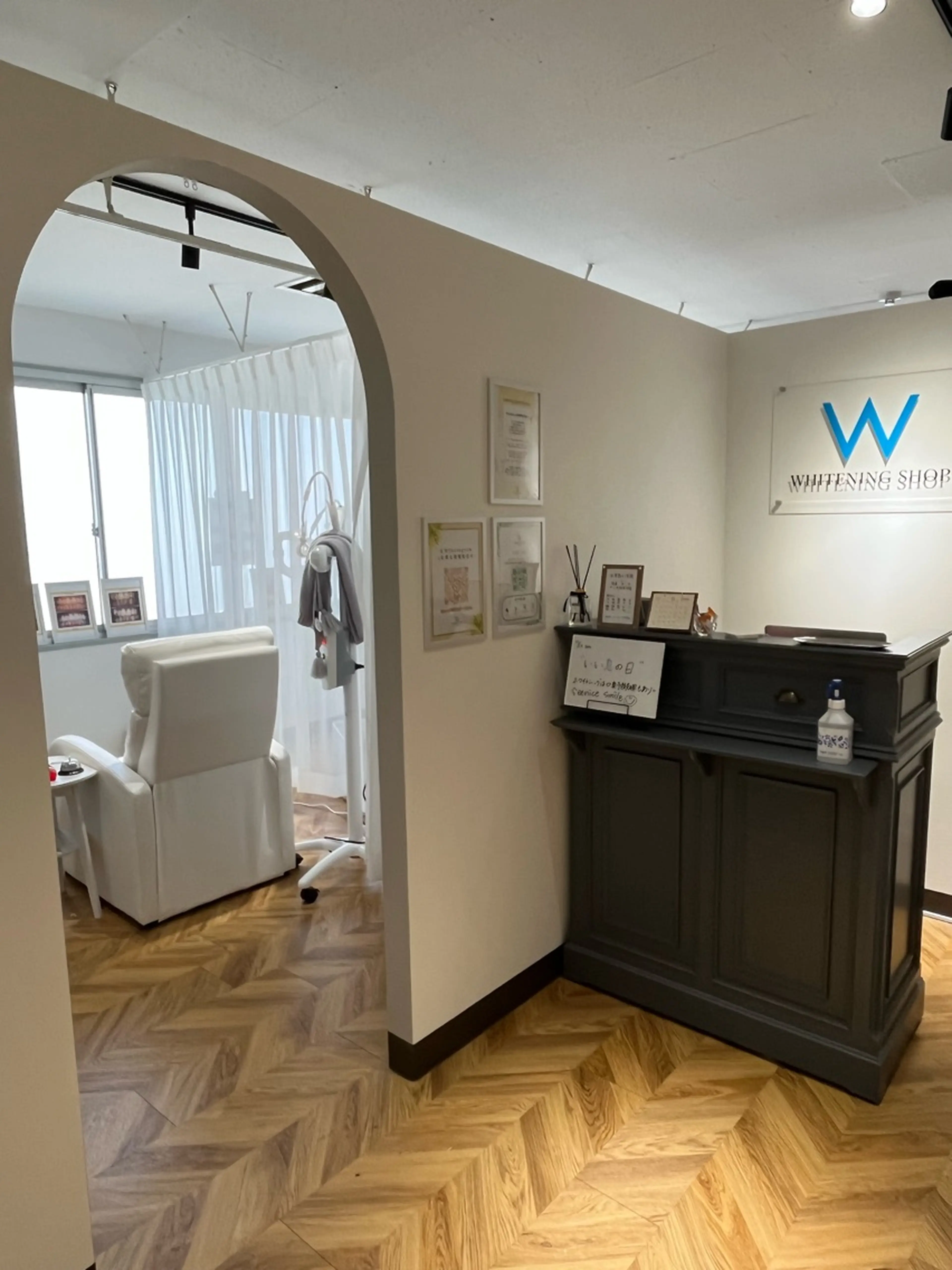 ホワイトニングショップ 茨木店の内観・外観2