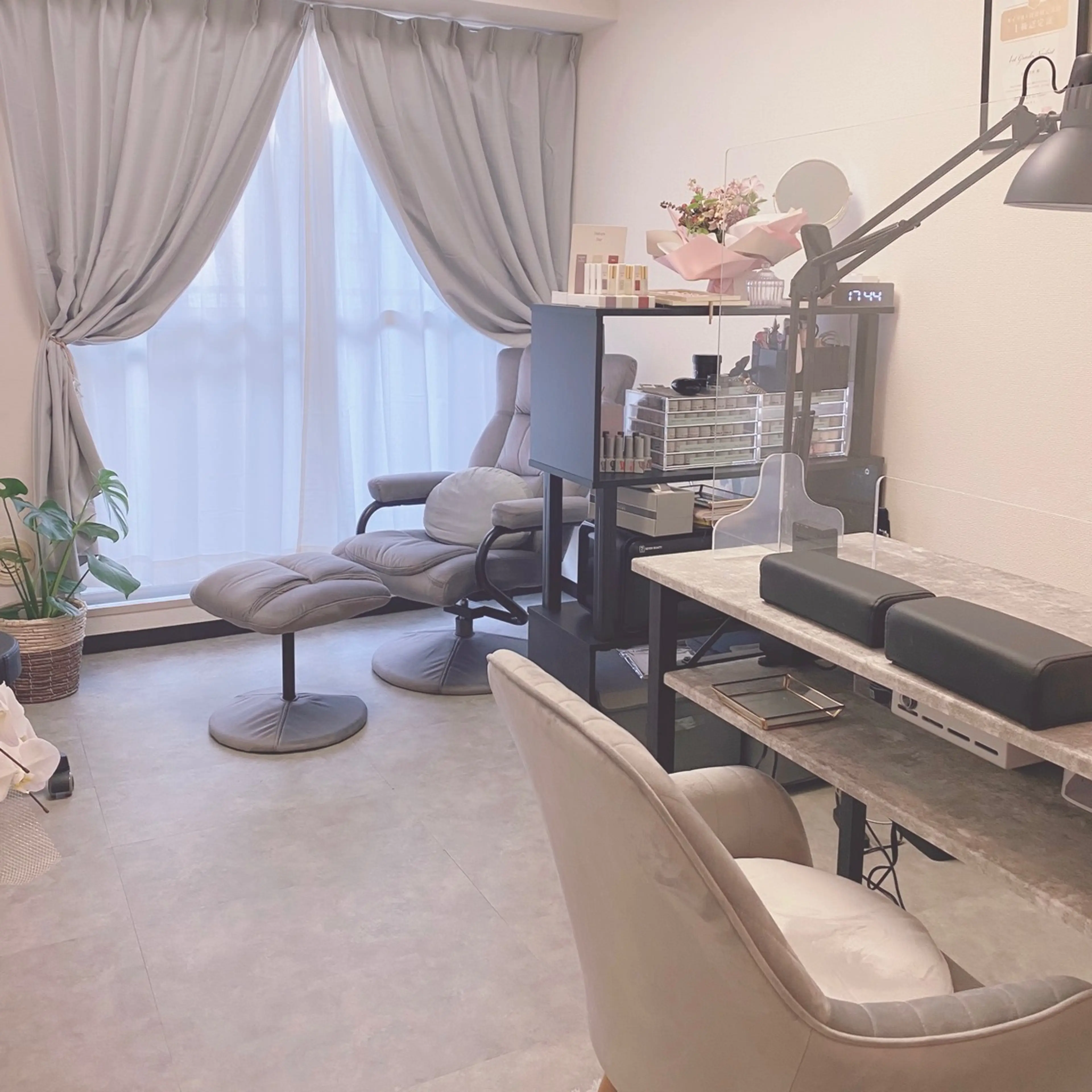 lian nailの内観・外観1