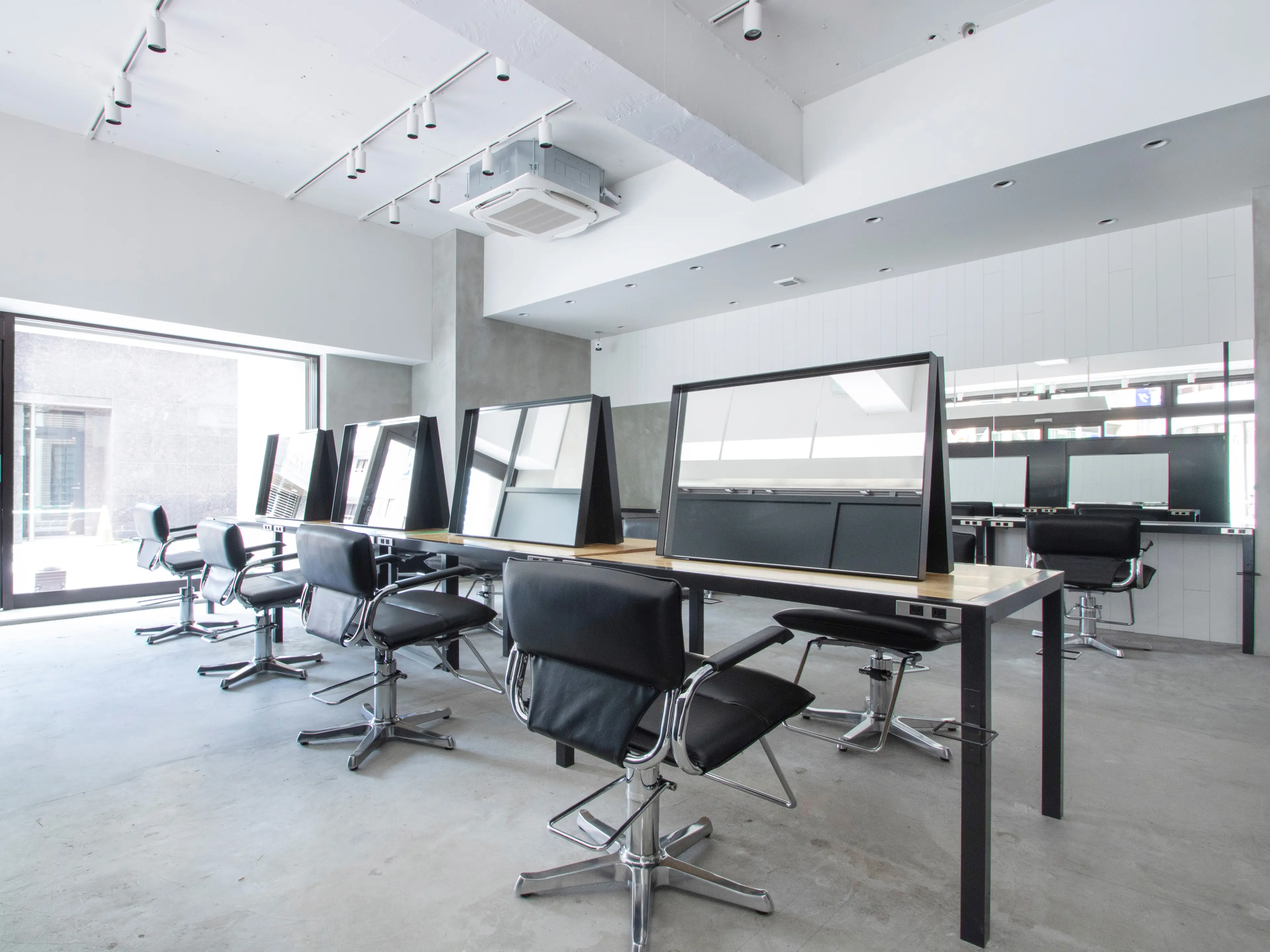 ITbyALBUM松戸店の内観・外観3