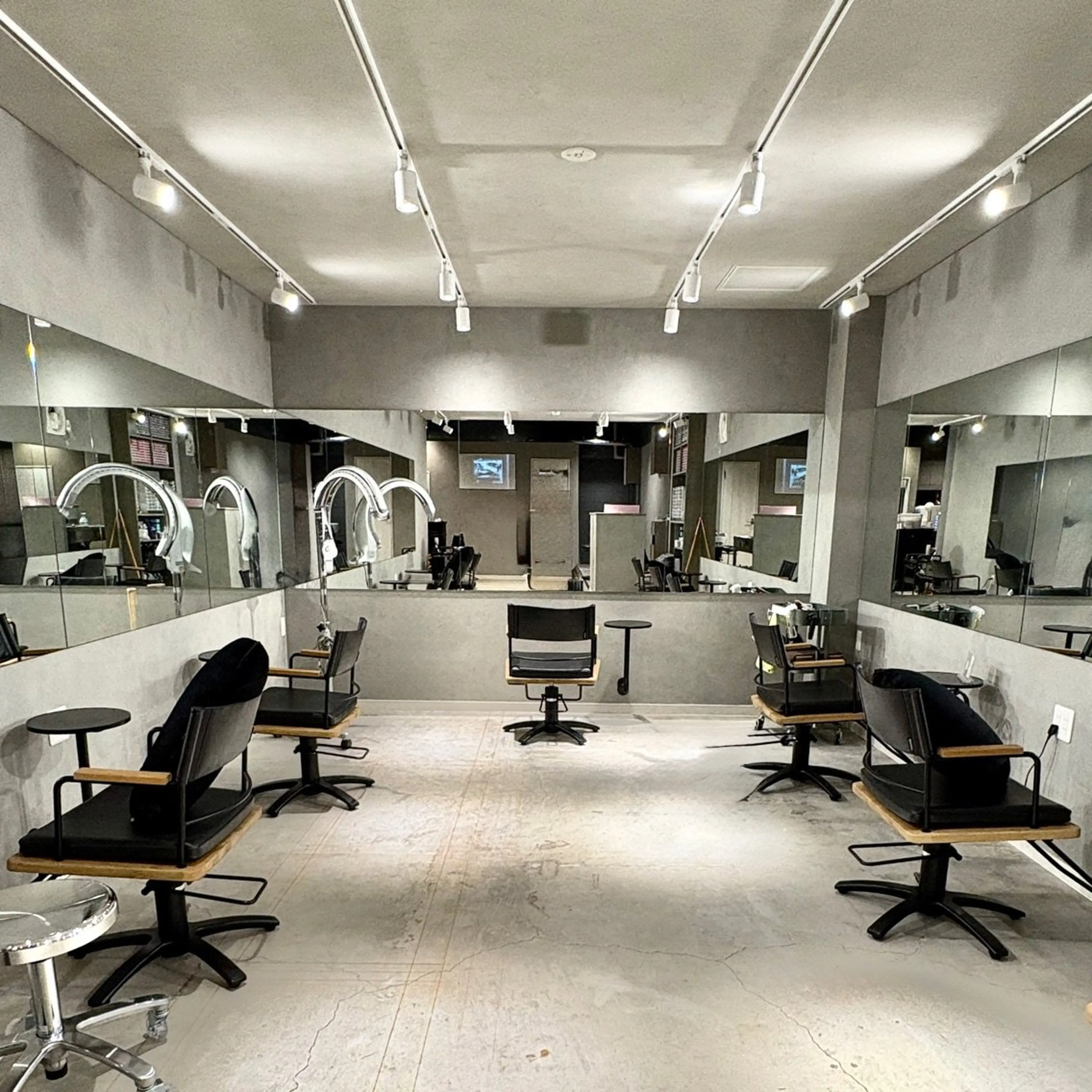 Hair&salon Guildの内観・外観2