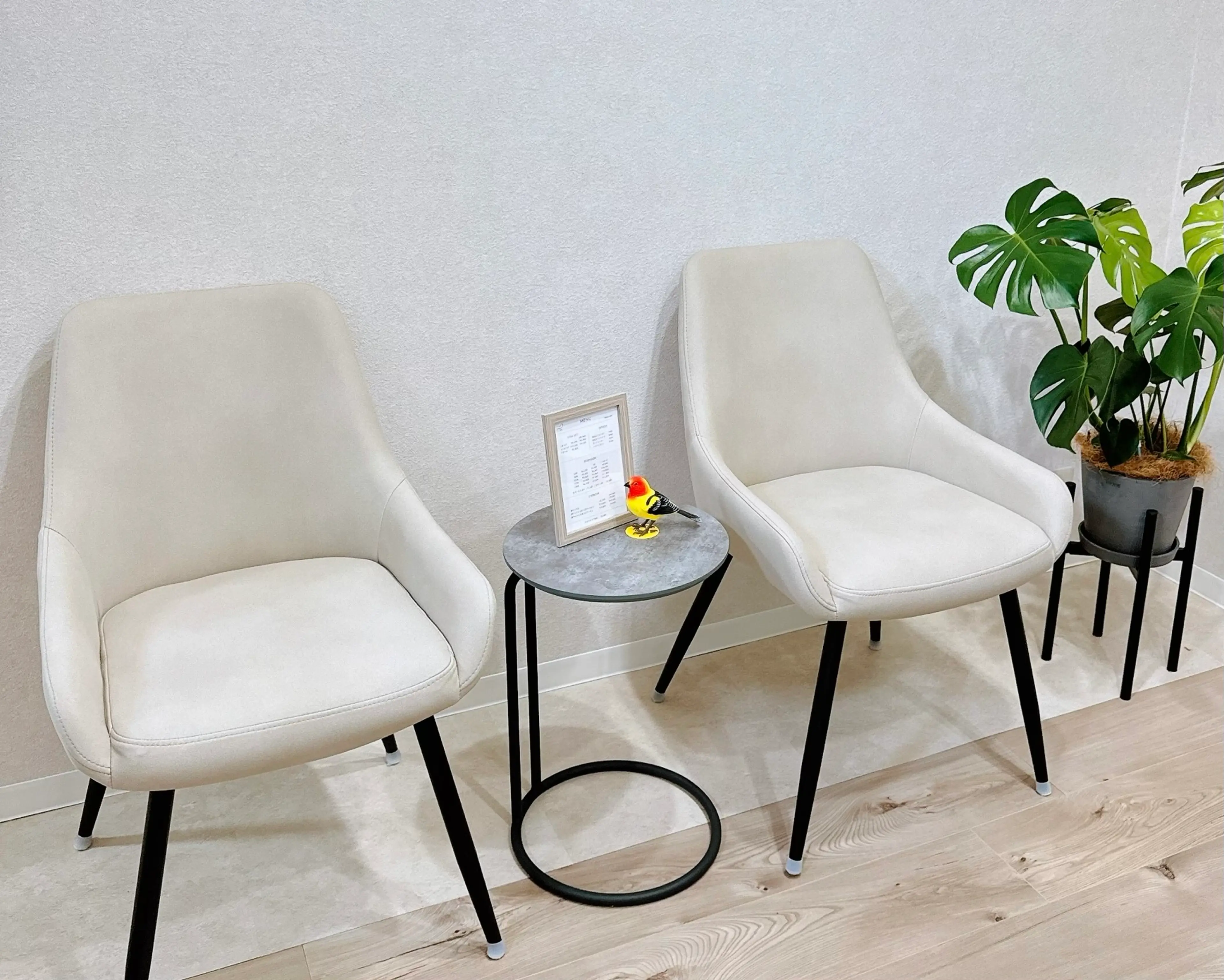 まつげパーマとマツエクと眉毛のお店の内観・外観3