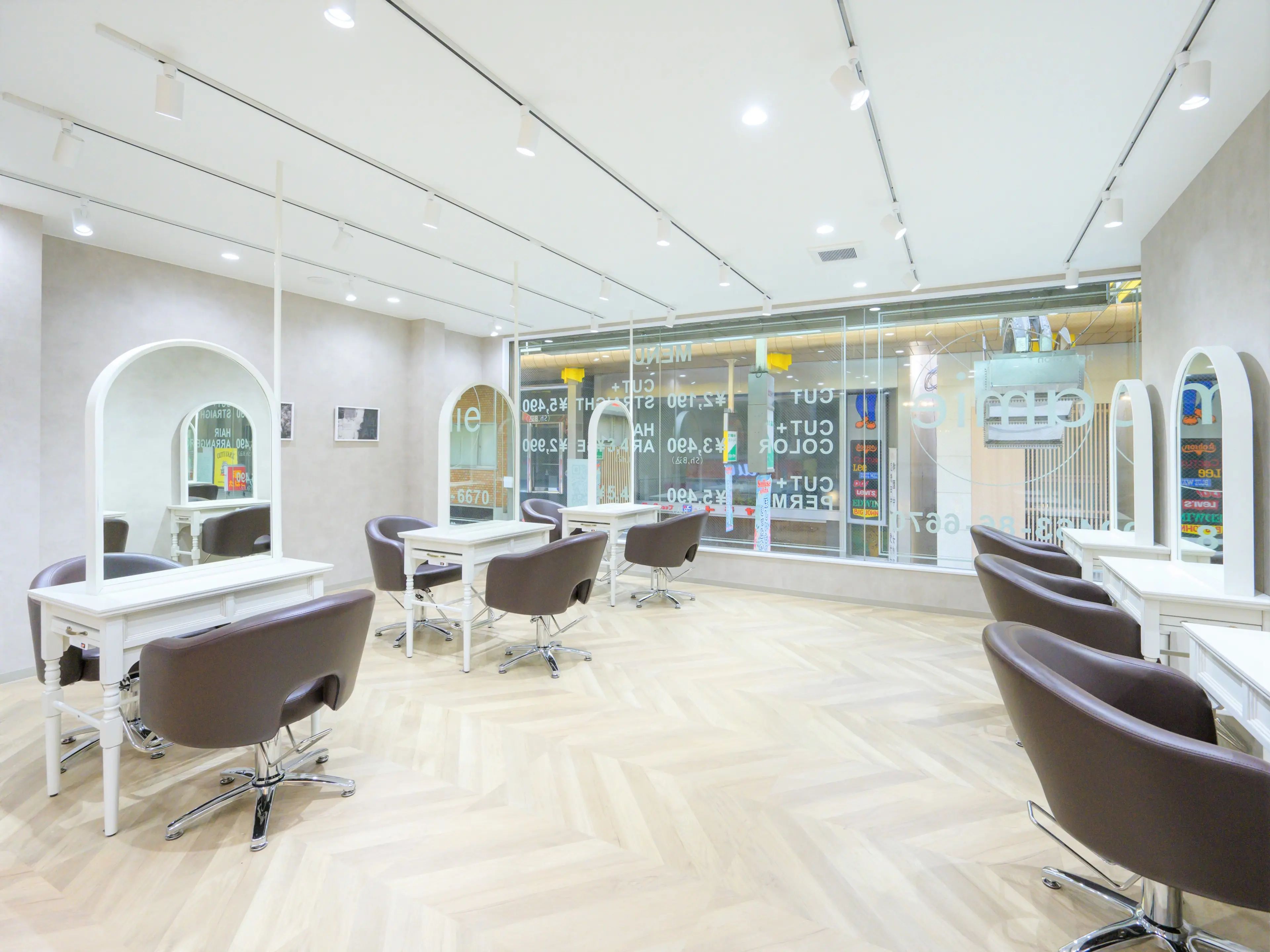 amie蒲田駅店の内観・外観1