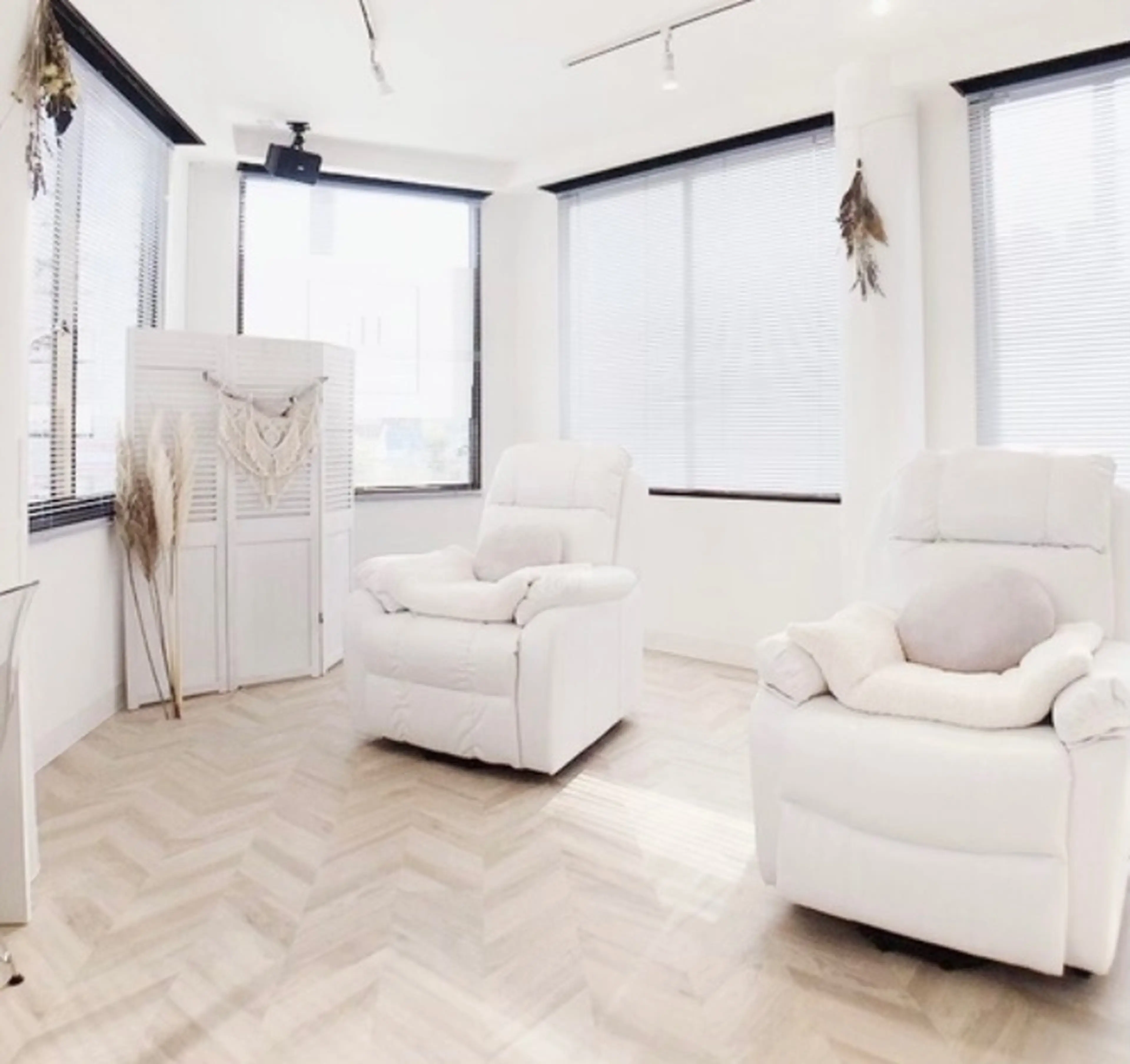 threeの内観・外観1