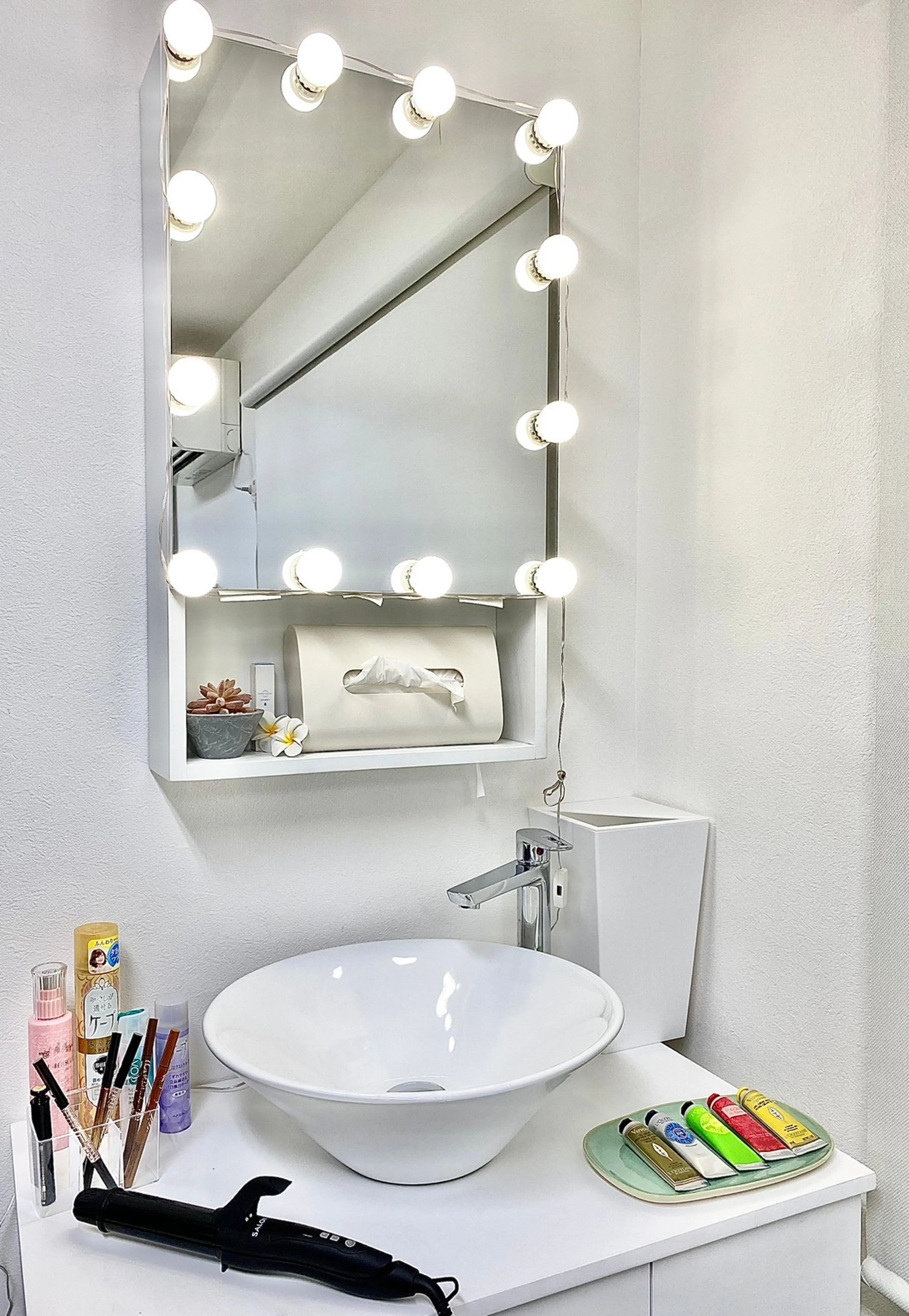 セルフ ホワイトニング &リラクゼーションサロン whicy 渋谷 店【ホワイシー】の内観・外観2