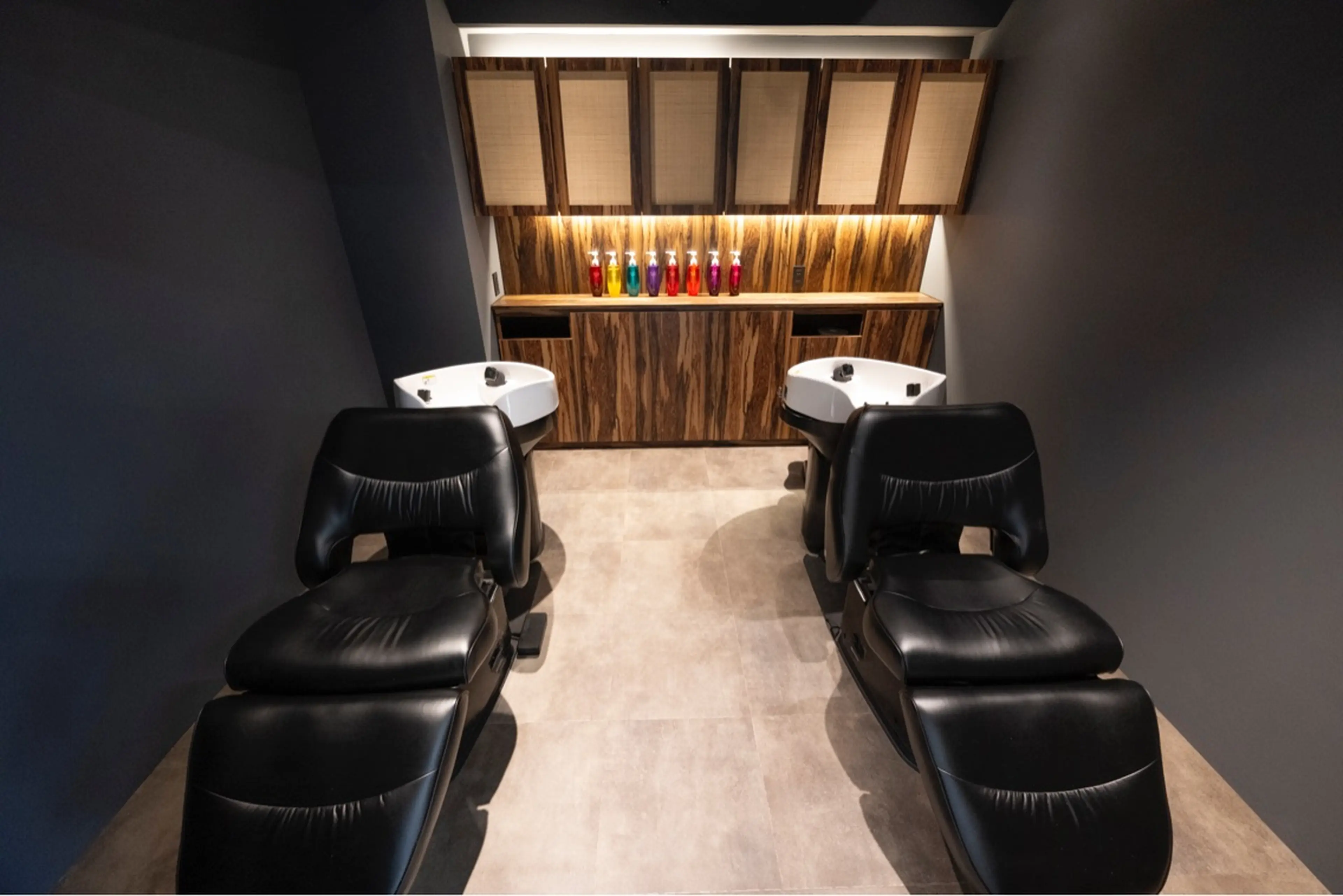 hair resort 粋 tujuh池袋東口の内観・外観2