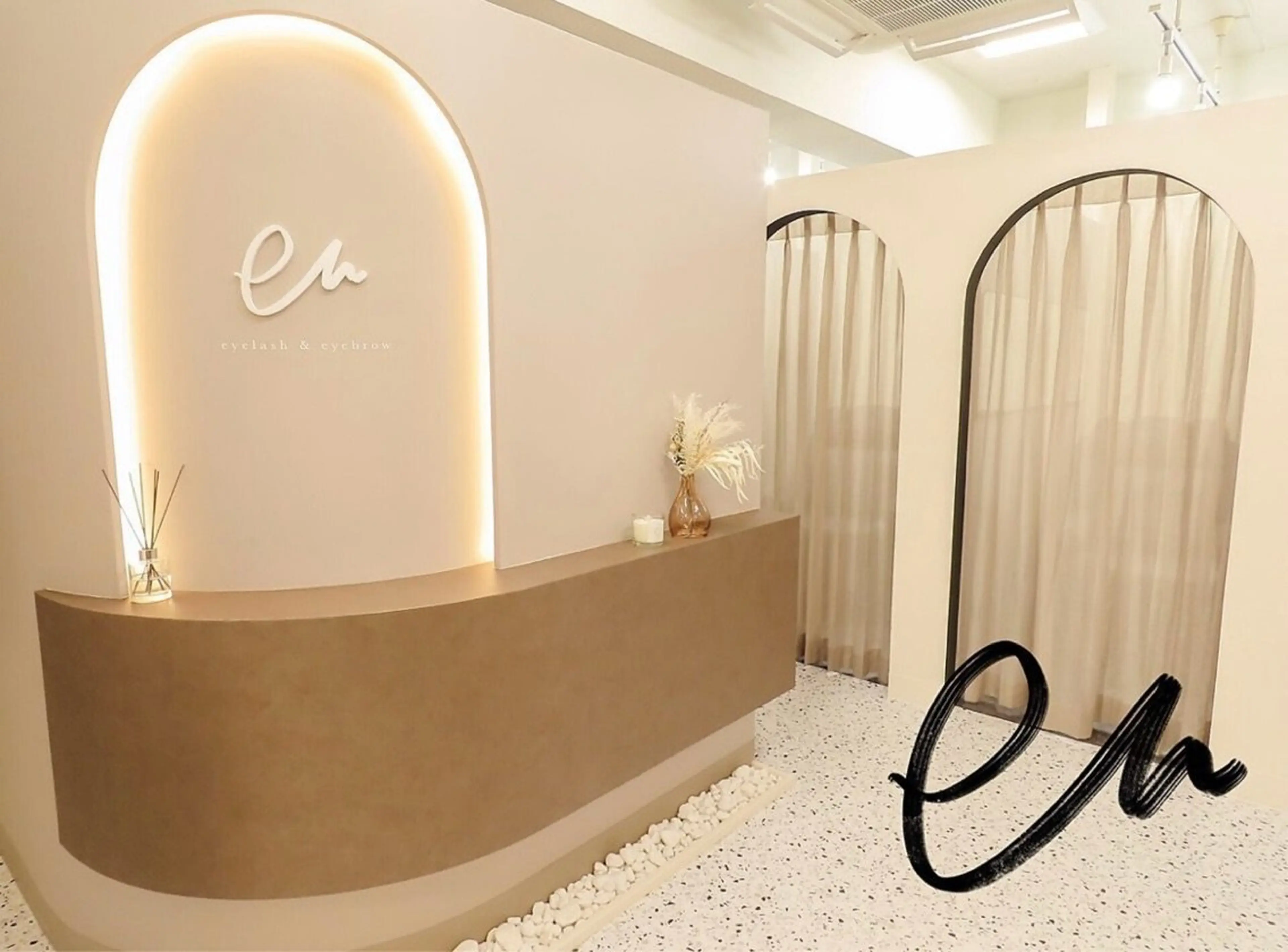 en eyelash & eyebrow 恵比寿店の内観・外観1