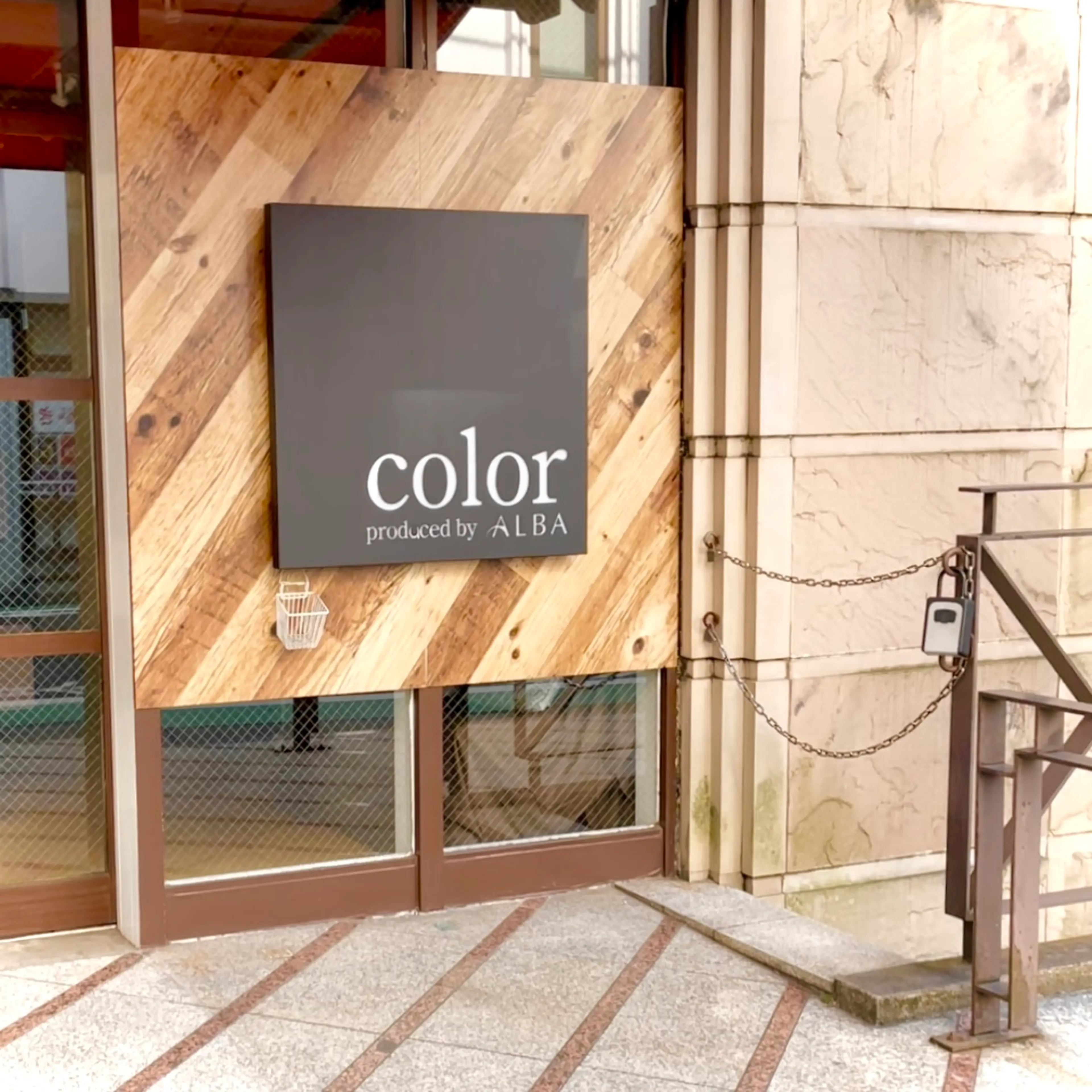 color produce byALBAの内観・外観3