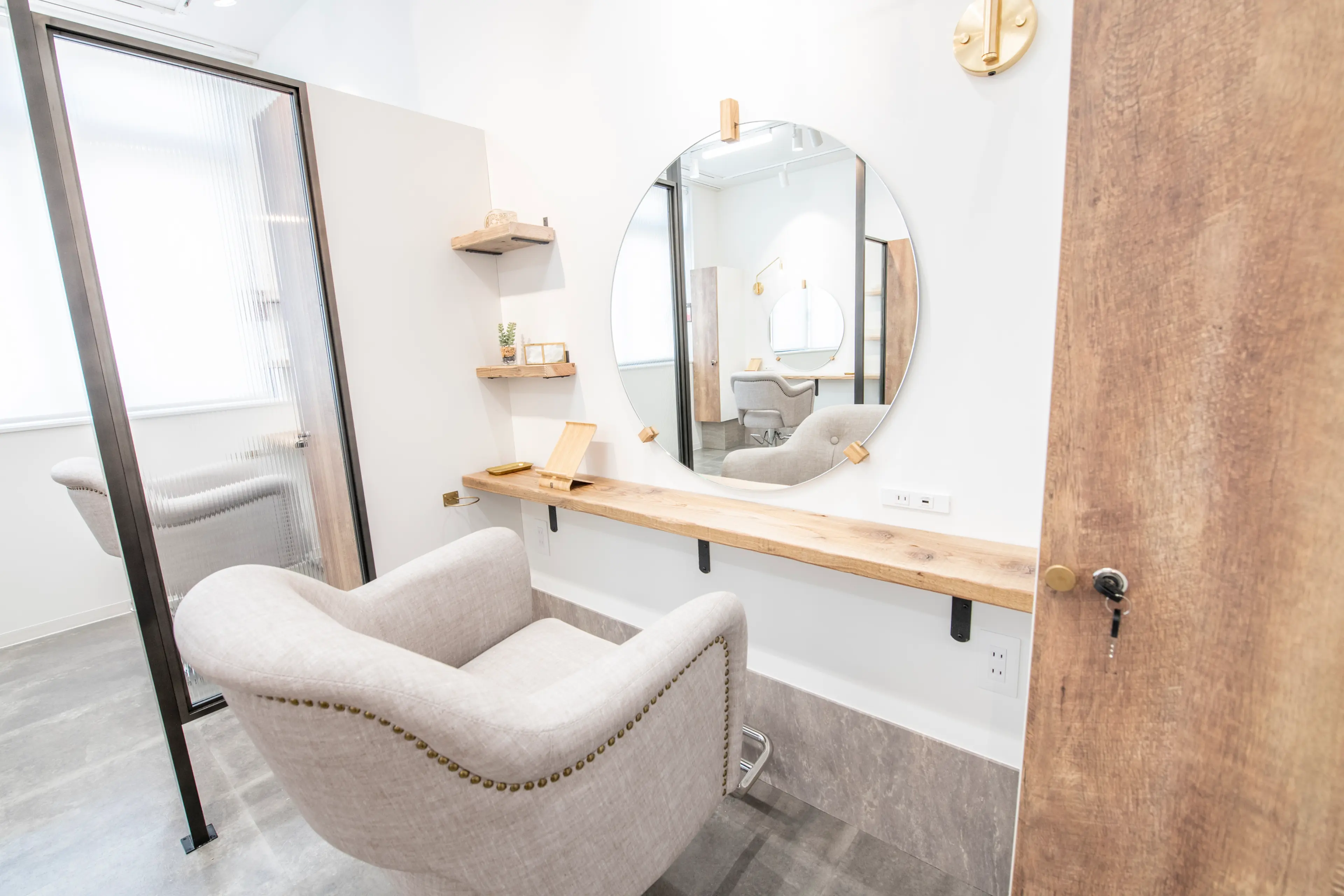 SHEER 新越谷店の内観・外観3