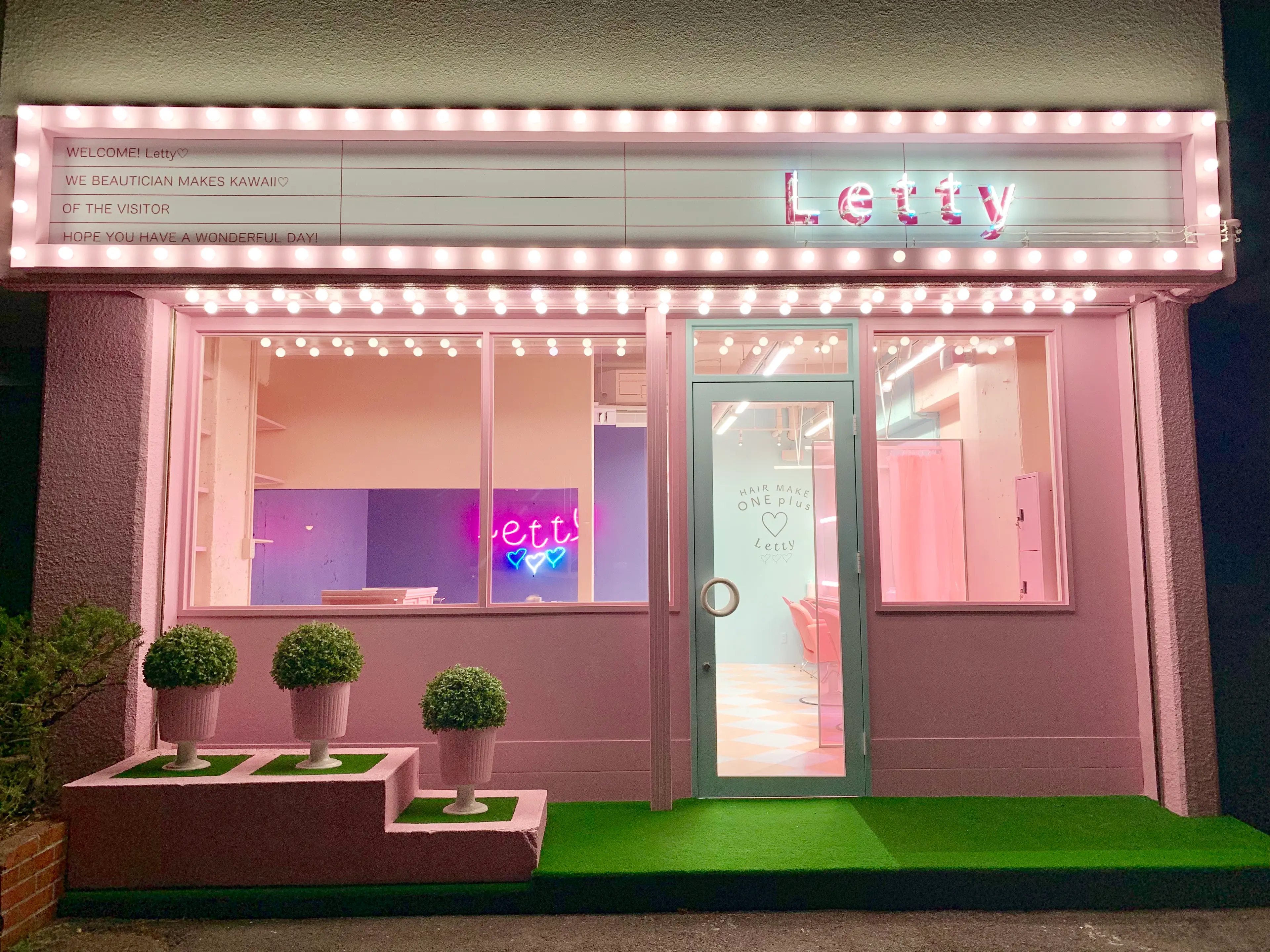 HAIR＆MAKE ONEplusの内観・外観1