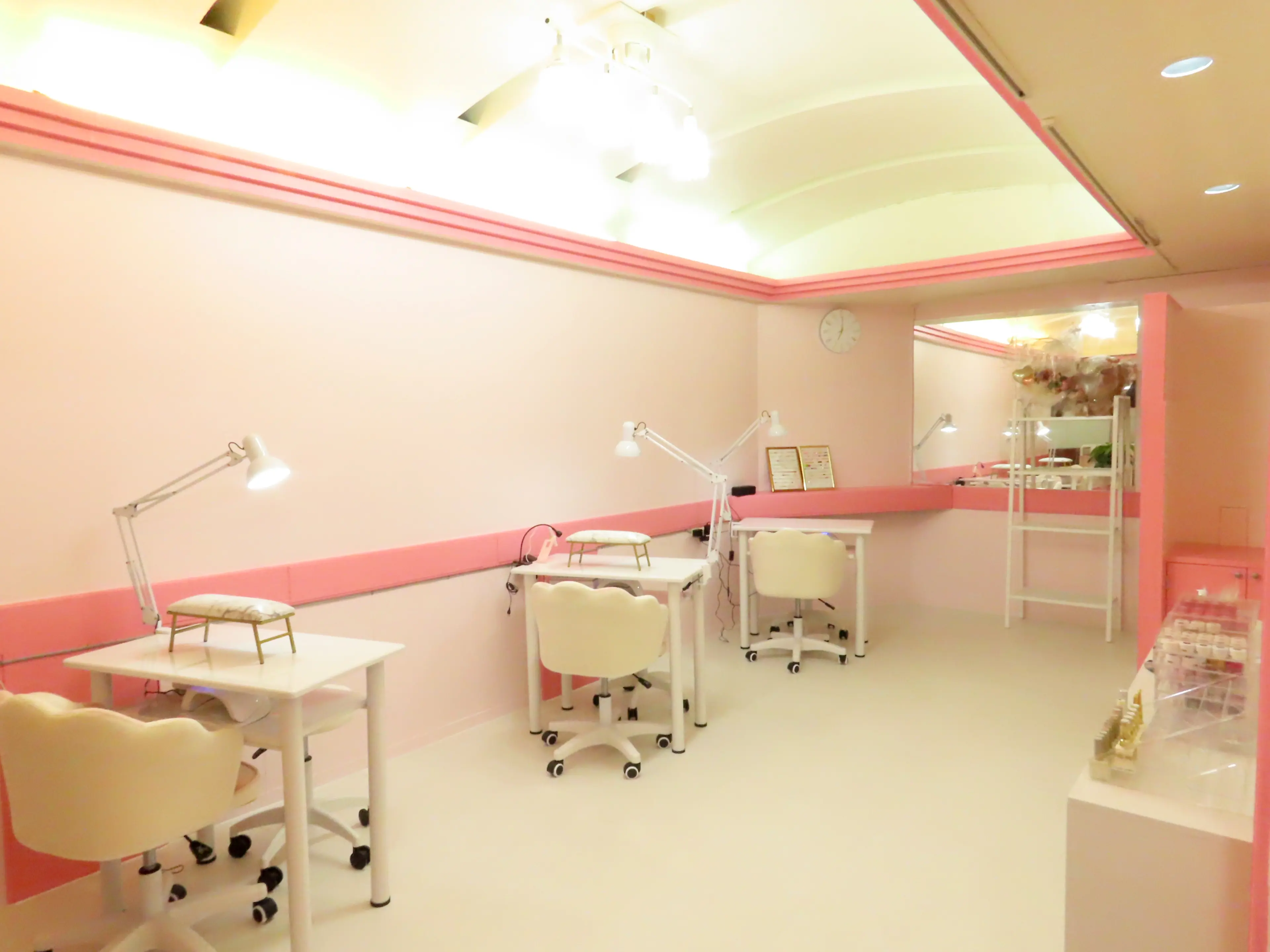 Nail amberの内観・外観2