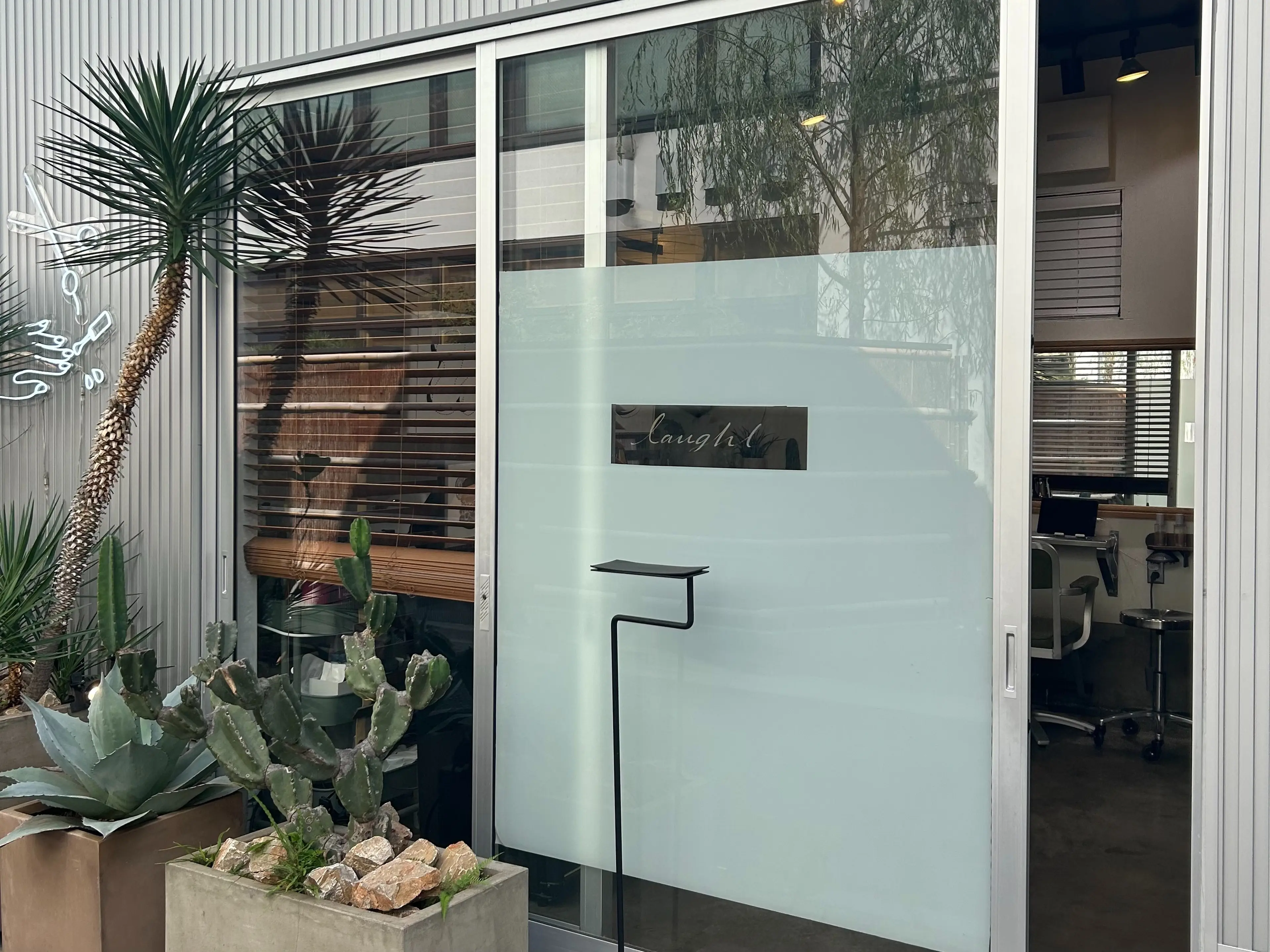 Nail&Eyelash  laughlの内観・外観2