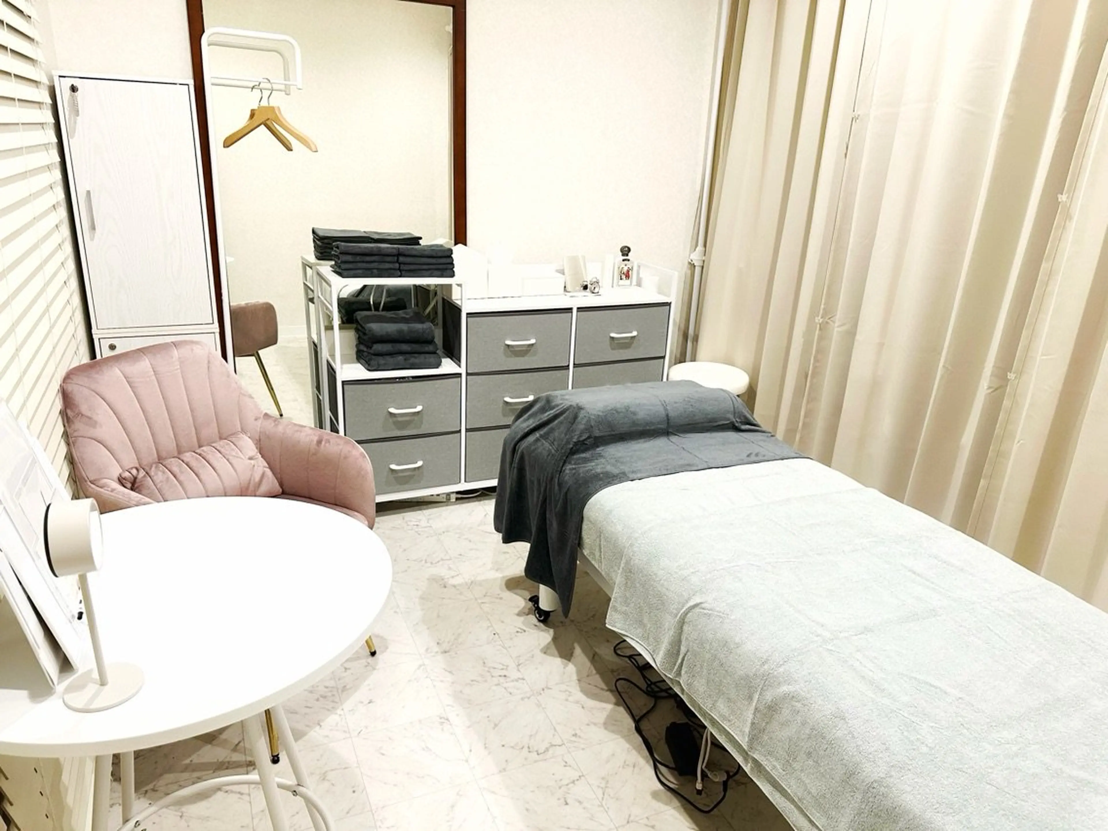 ADELの内観・外観2