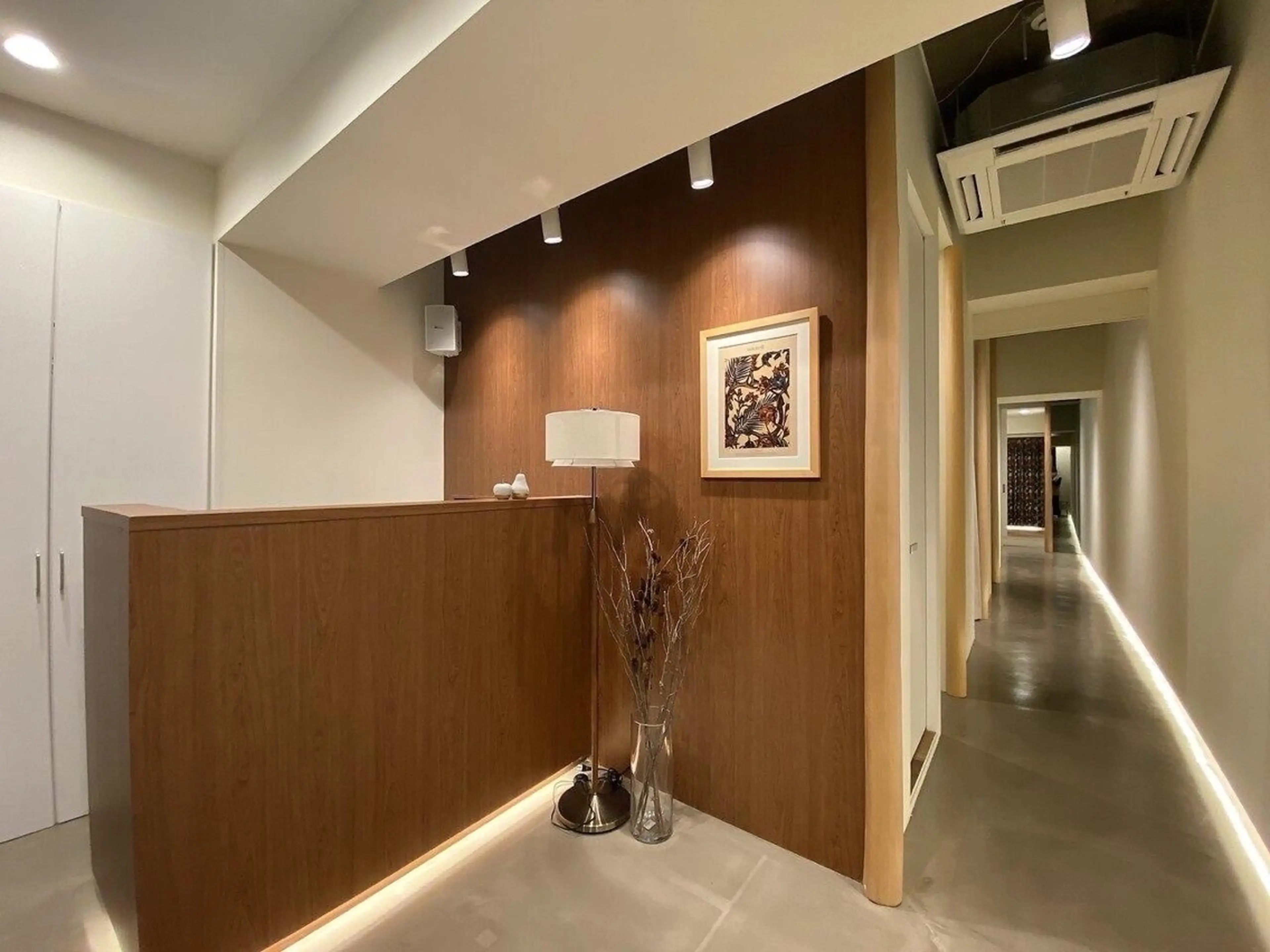 【offen-オッフェン-】アイブロウ・アイラッシュ・ネイルの内観・外観3