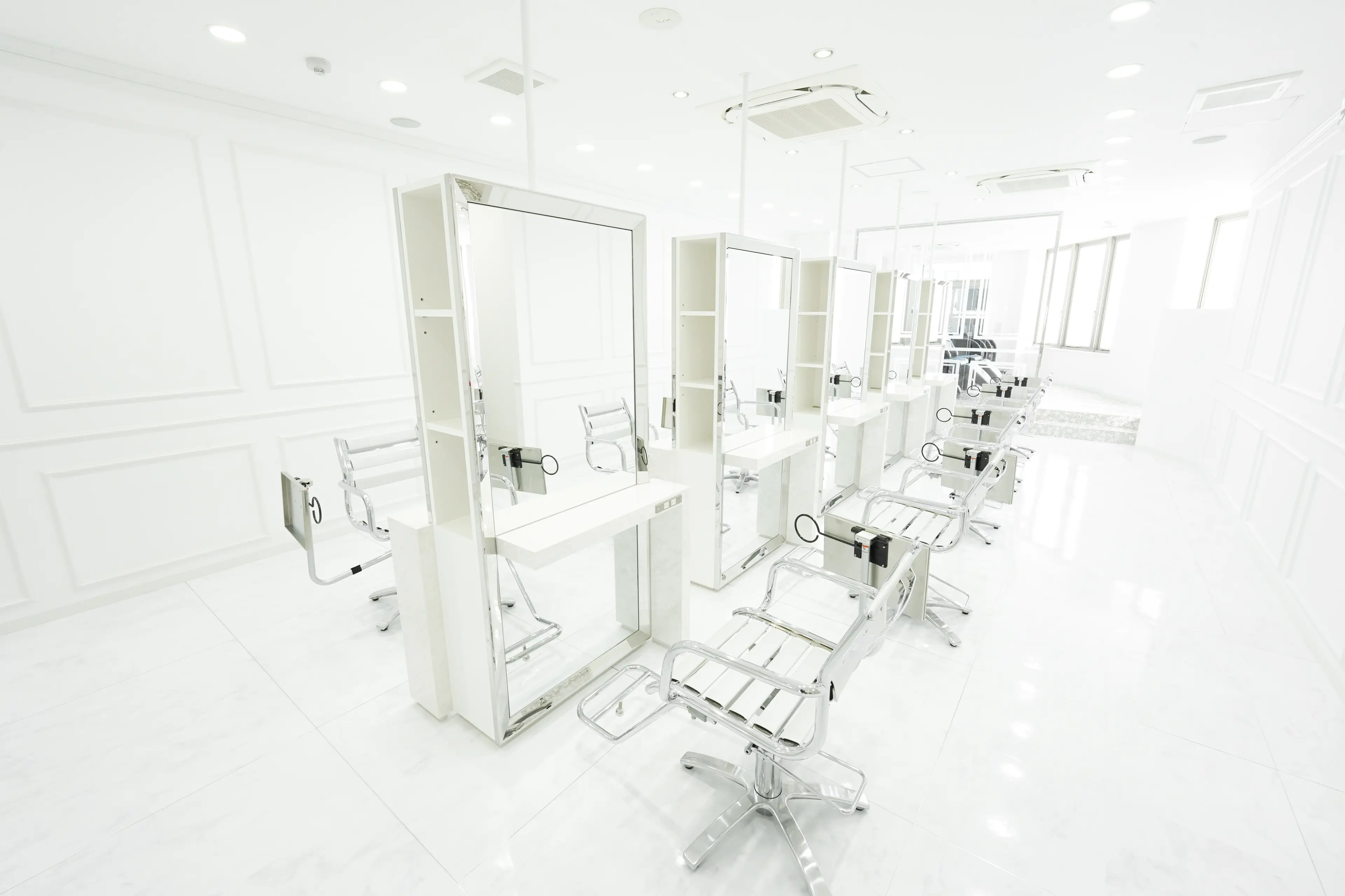 NYNY 松井山手店の内観・外観1