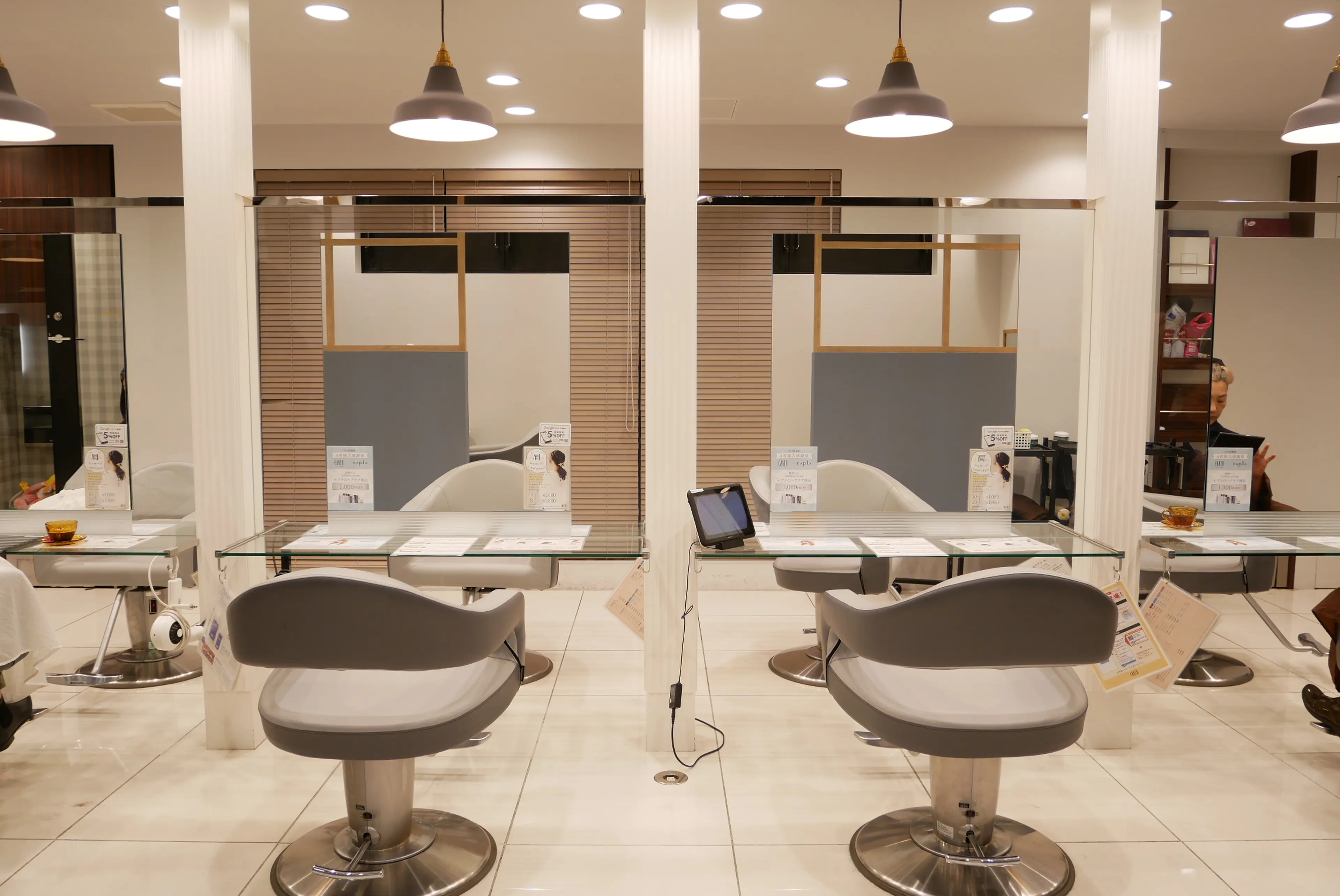 HAIR＆MAKE EARTH 調布店の内観・外観2