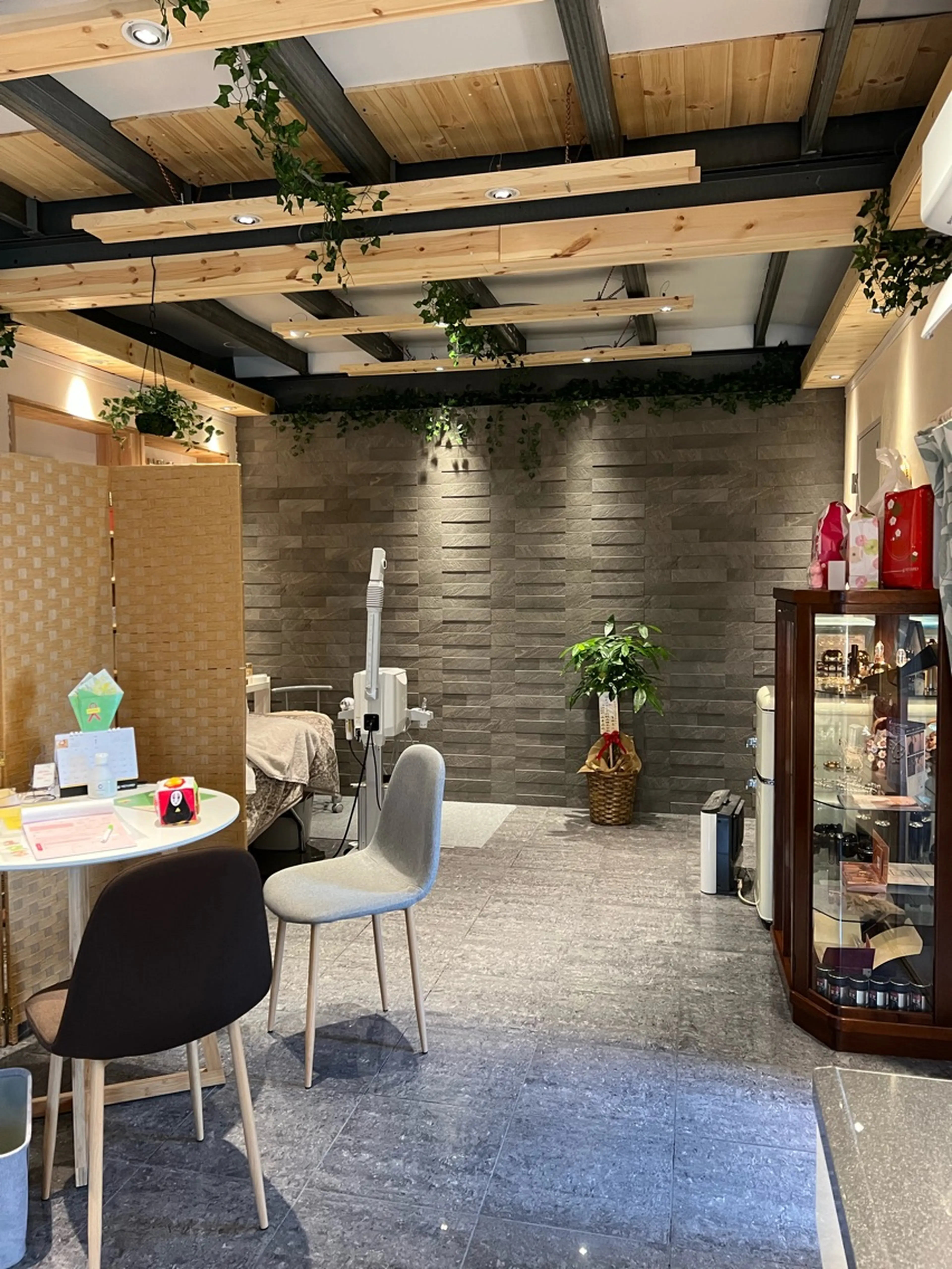 メナードフェイシャルサロン富田丘の内観・外観3