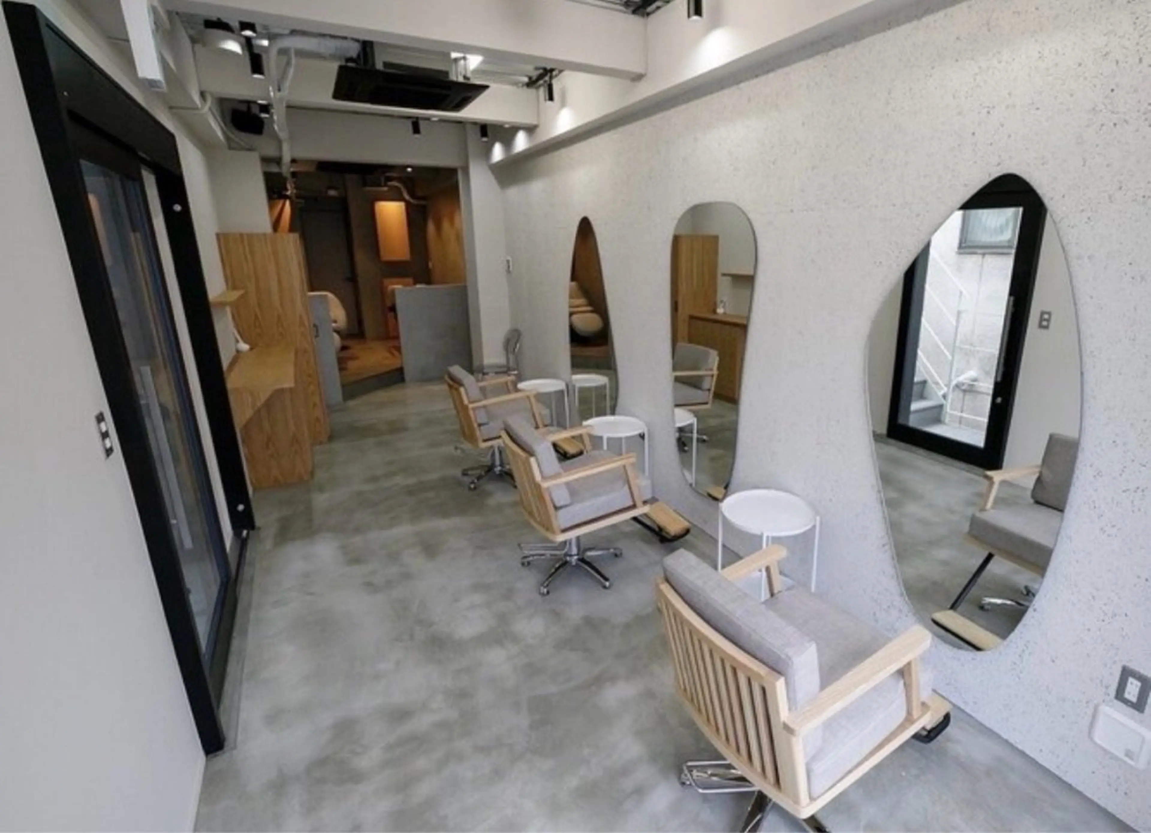 life isの内観・外観2