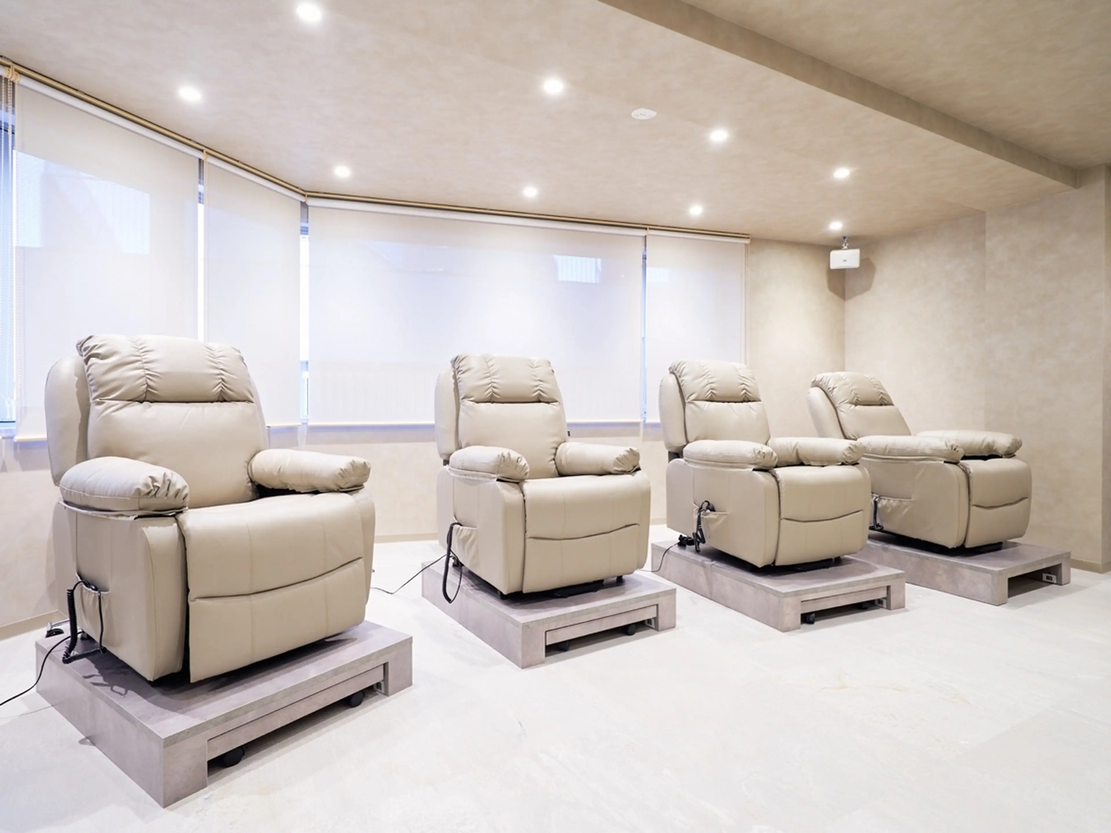 LULLABY立川北口店の内観・外観2