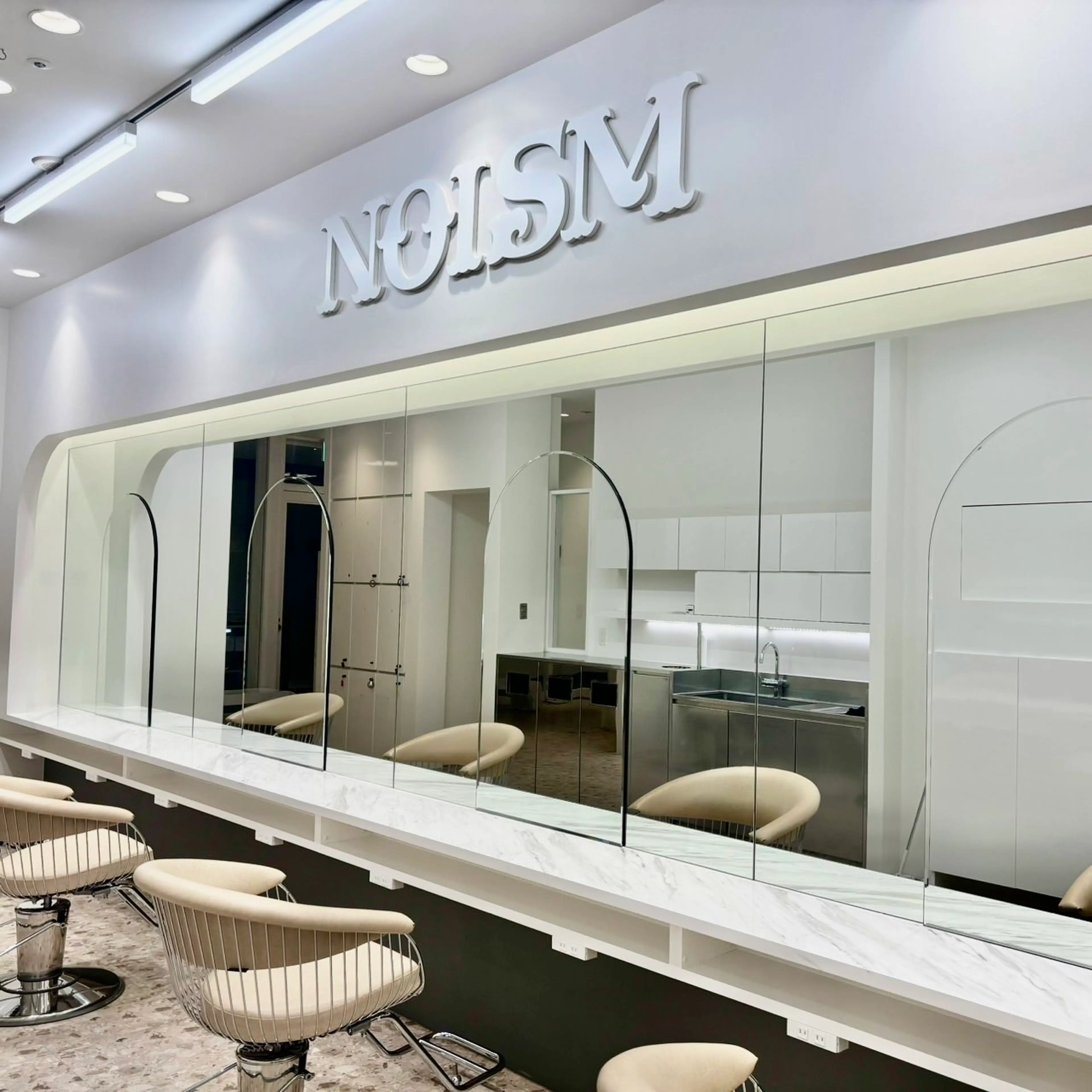 Hair&Make NOISM～ekolu～ 京都駅の内観・外観3