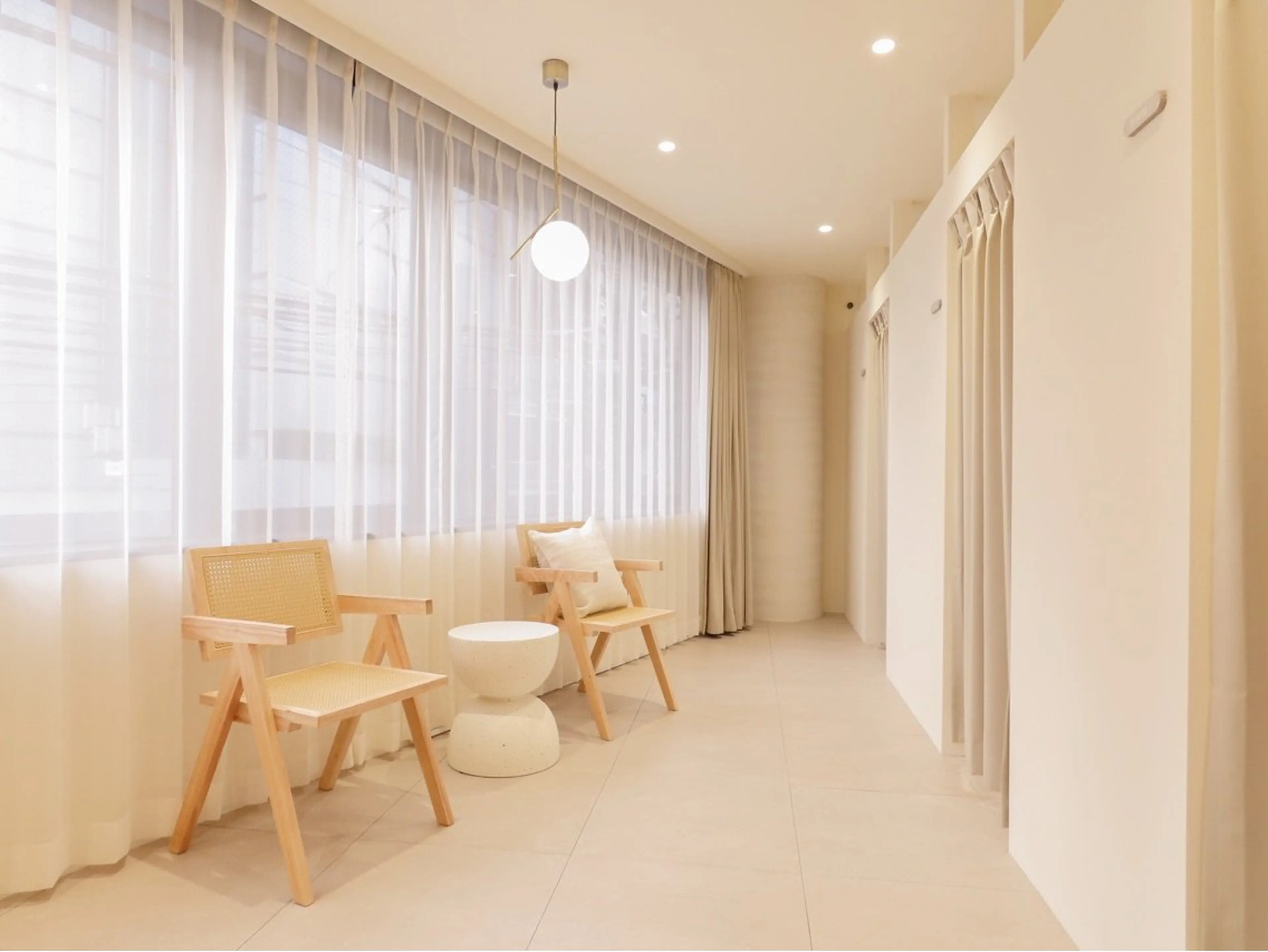 and MOREの内観・外観2