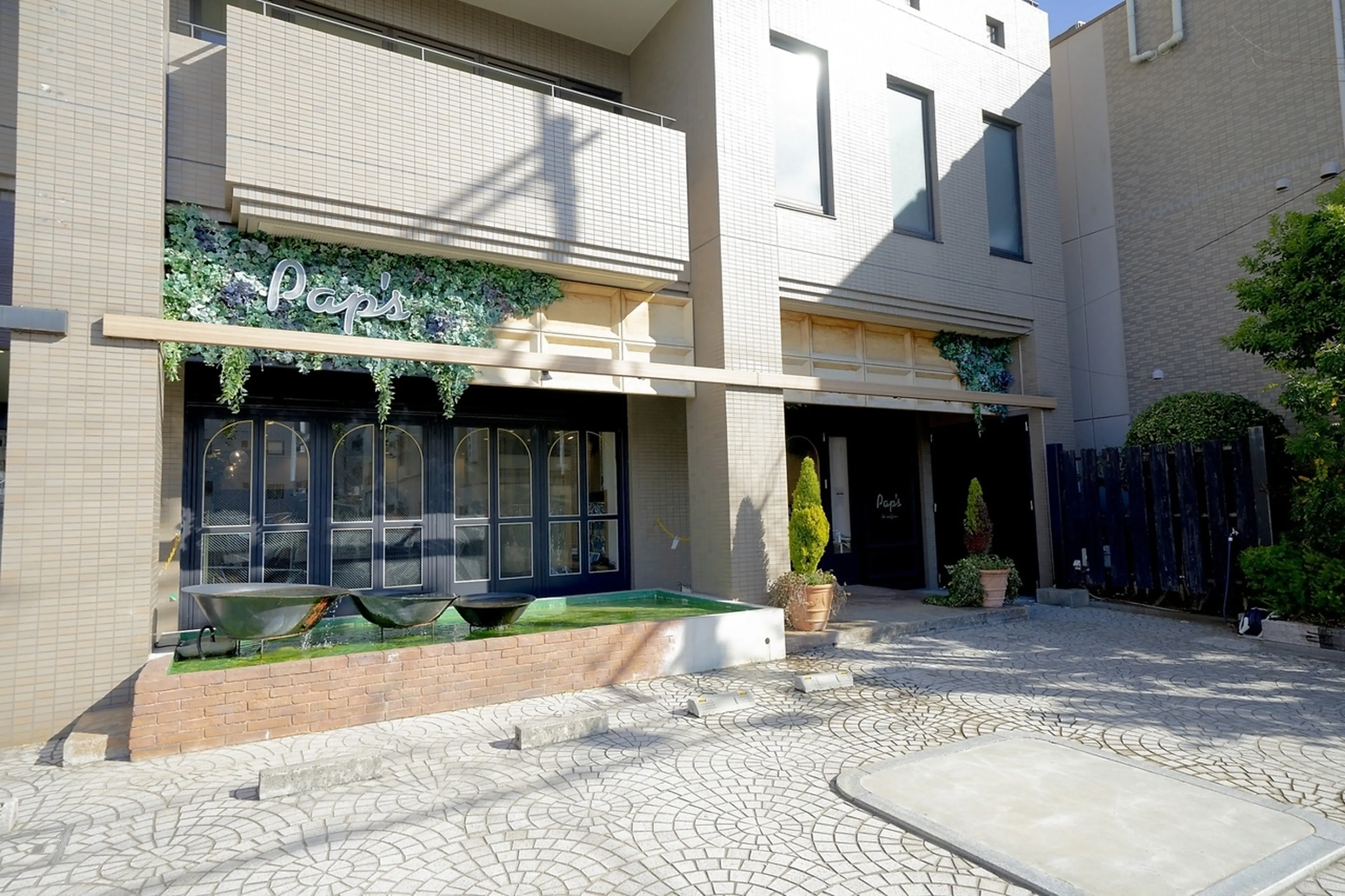 Pap's de coiffeur 甲東園の内観・外観1