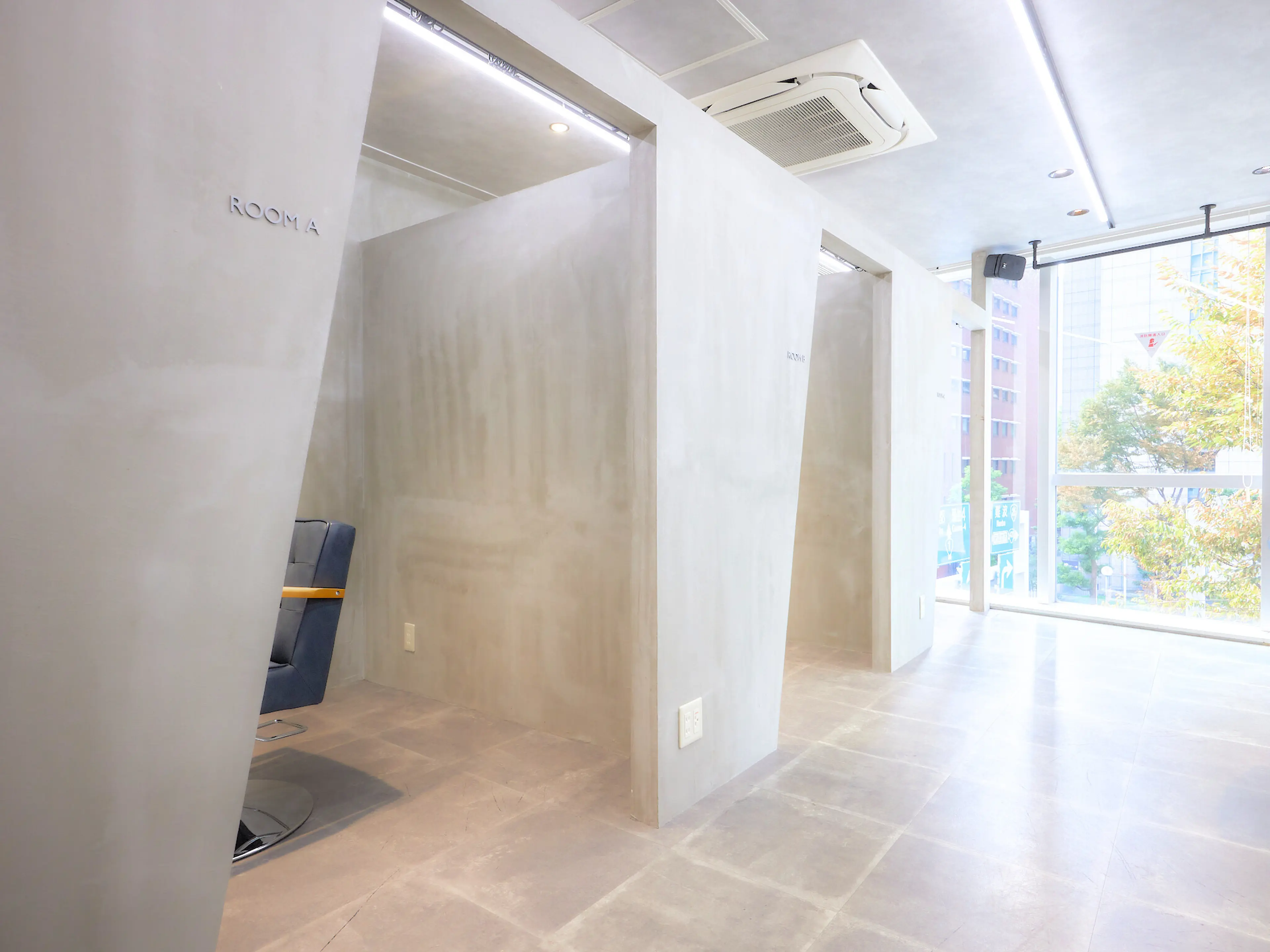 【ヘアケア特化型サロン】newi 梅田の内観・外観1